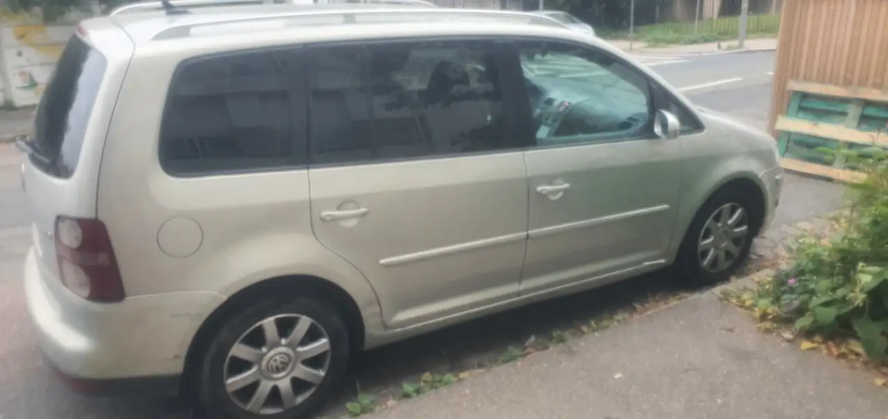Volkswagen Touran 1.9 TDI DPF DSG Highline