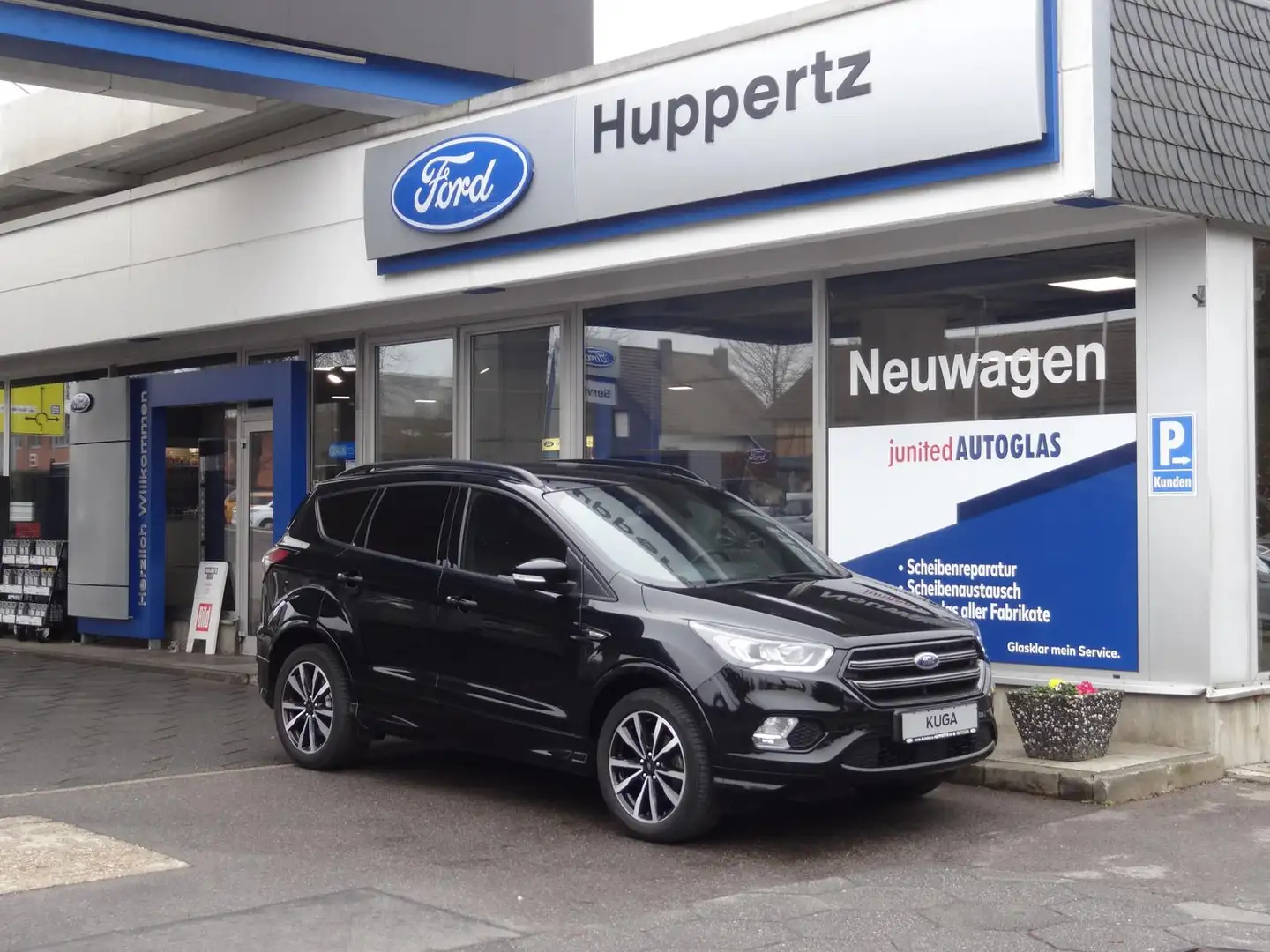 Ford Kuga 1.5 ST-Line SHZ behWSS Navi RFK AHK 18"ALU Zwart - 1