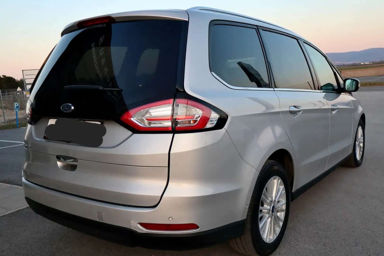 Ford Galaxy 2,0 EcoBlue SCR Titanium Aut. - 2