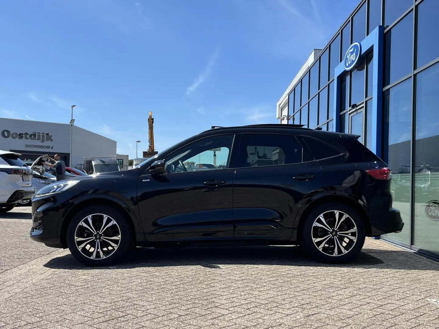 Ford Kuga 2.5 PHEV ST-Line X 225PK Panodak Winterpack Cruise Zwart - 2