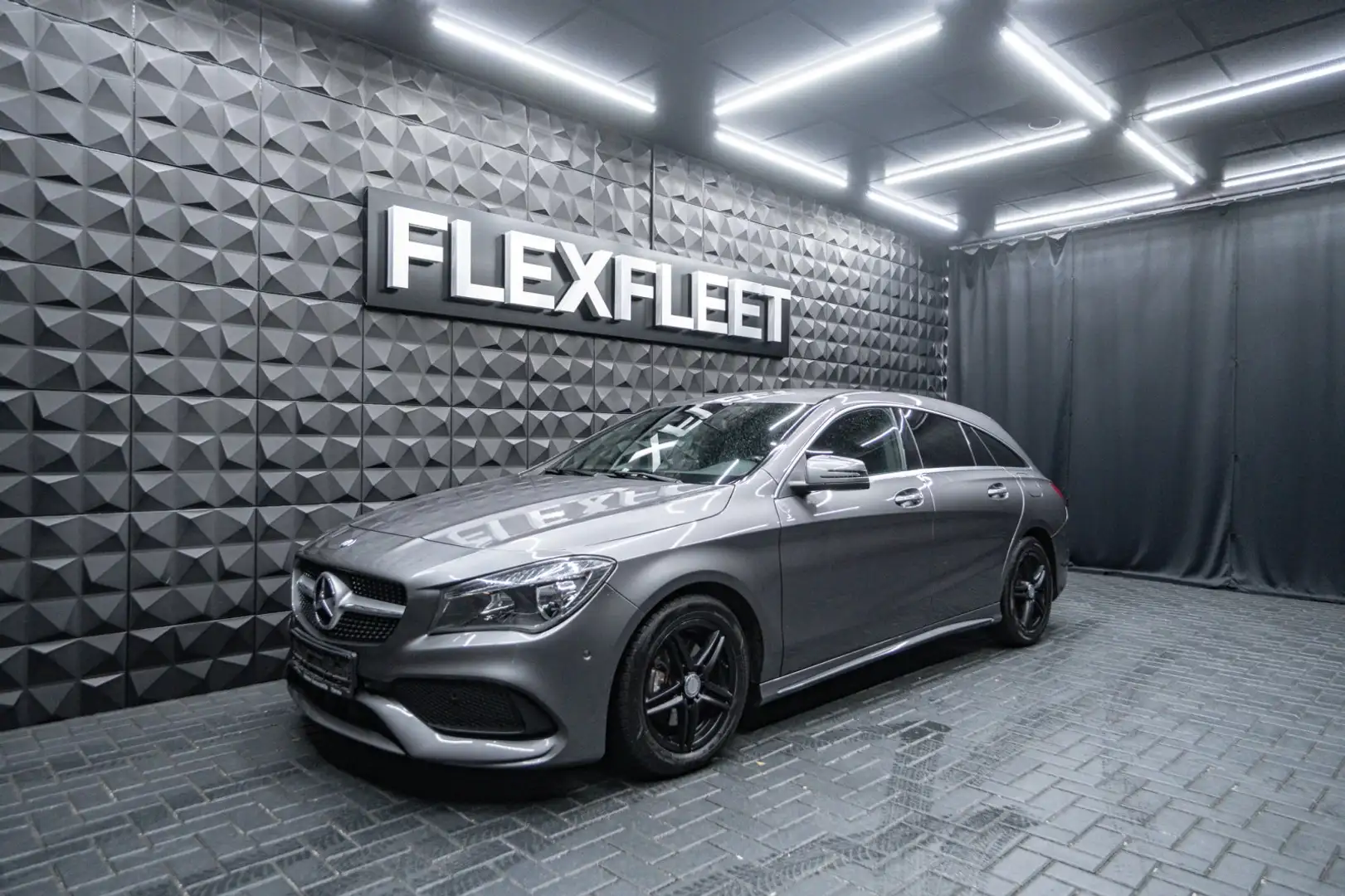 Mercedes-Benz CLA 180 Shooting Brake  AMG Line Gewerbe/Export Grau - 2