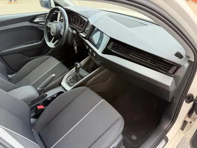 Audi A1 view 11