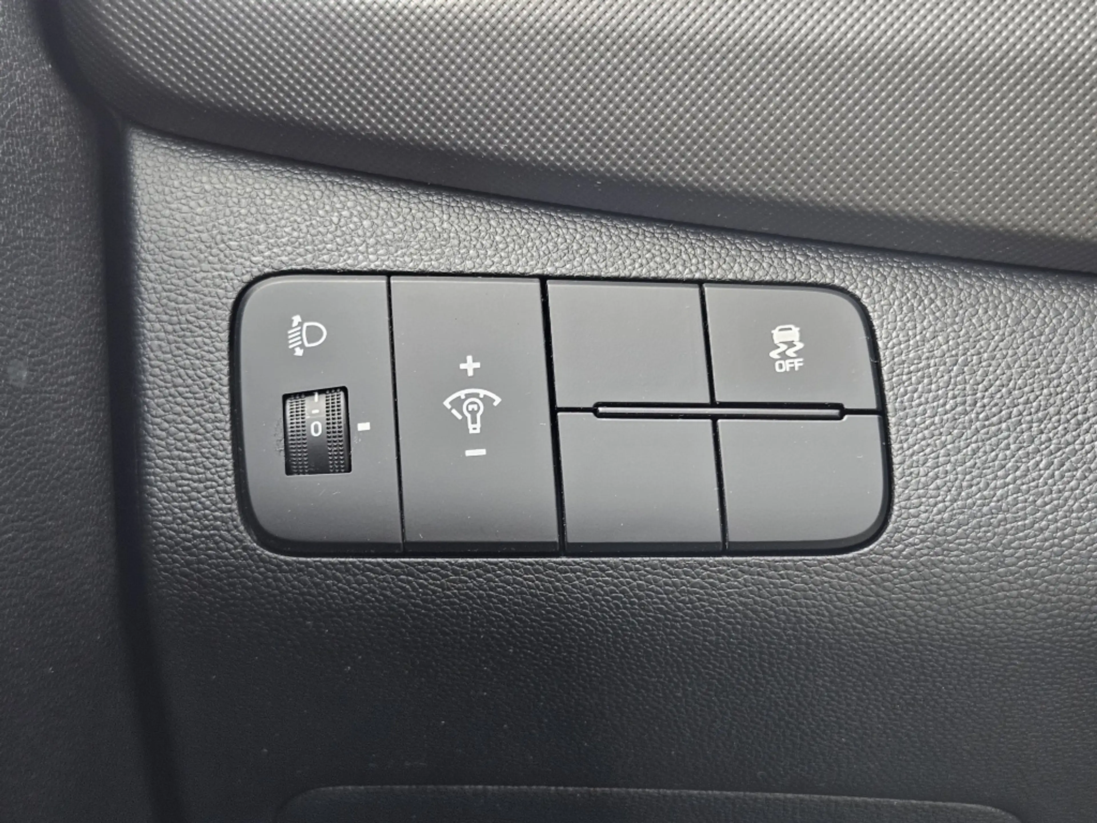Hyundai i10 1.0i Comfort — photo 12