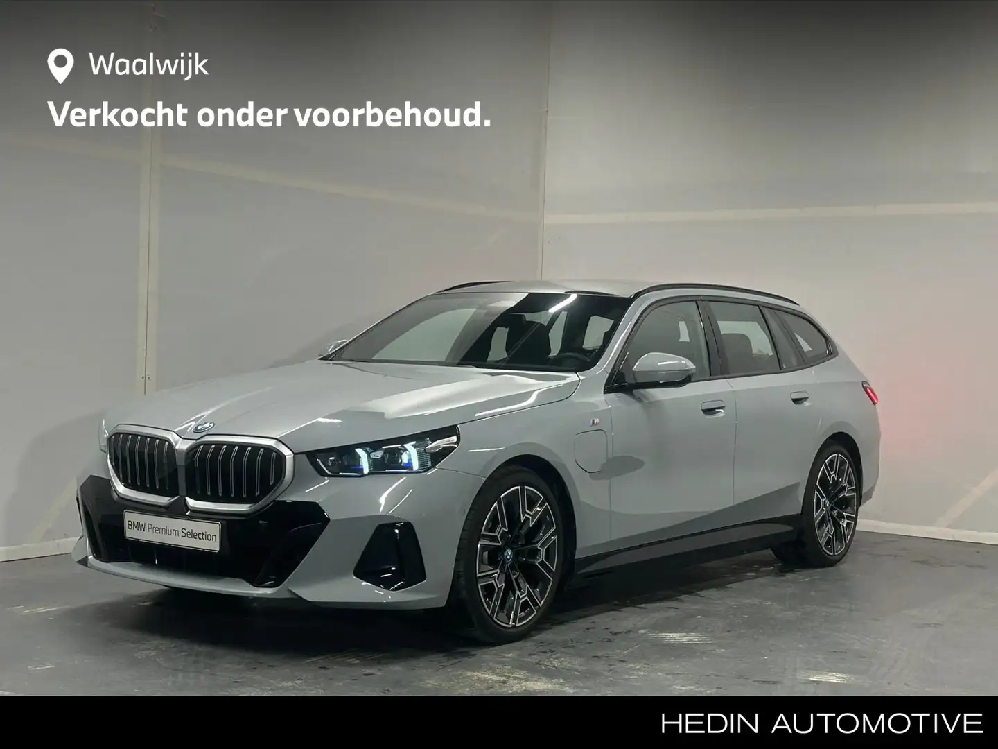 BMW 530 5-serie Touring 530e | Trekhaak | Panoramadak | Grijs - 1
