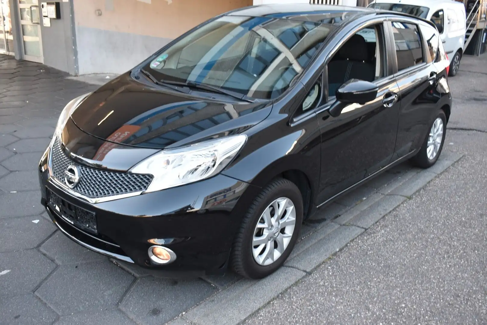 Nissan Note Acenta 360 Cam*Pano* Noir - 1