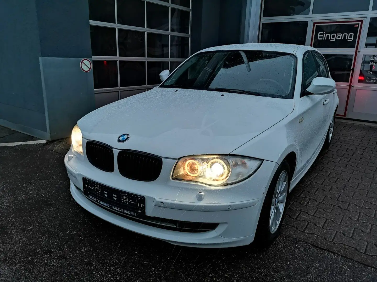 BMW 116 d*Klimaautomatik Sitzheizung XENON Tempomat Weiß - 2