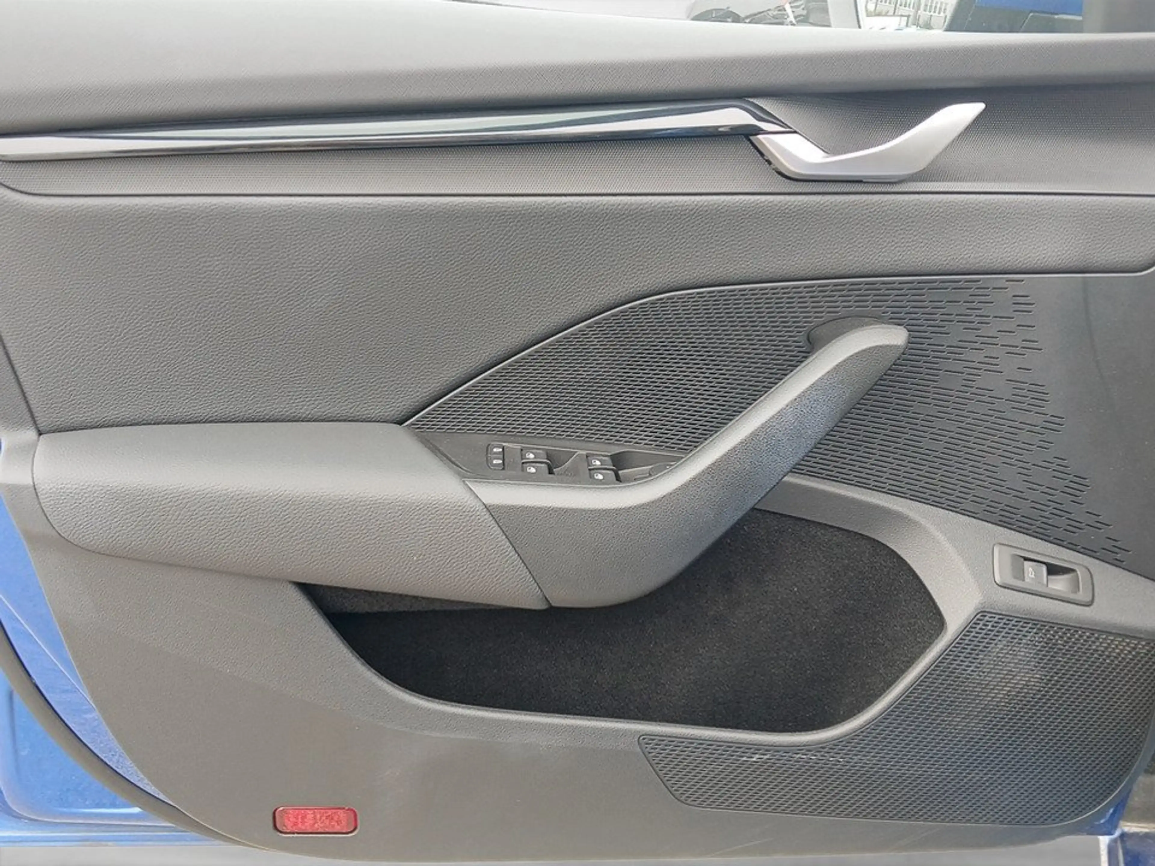 Skoda Octavia Combi 1.5 TSI DSG Selection AHK+LED+NAVI — photo 9