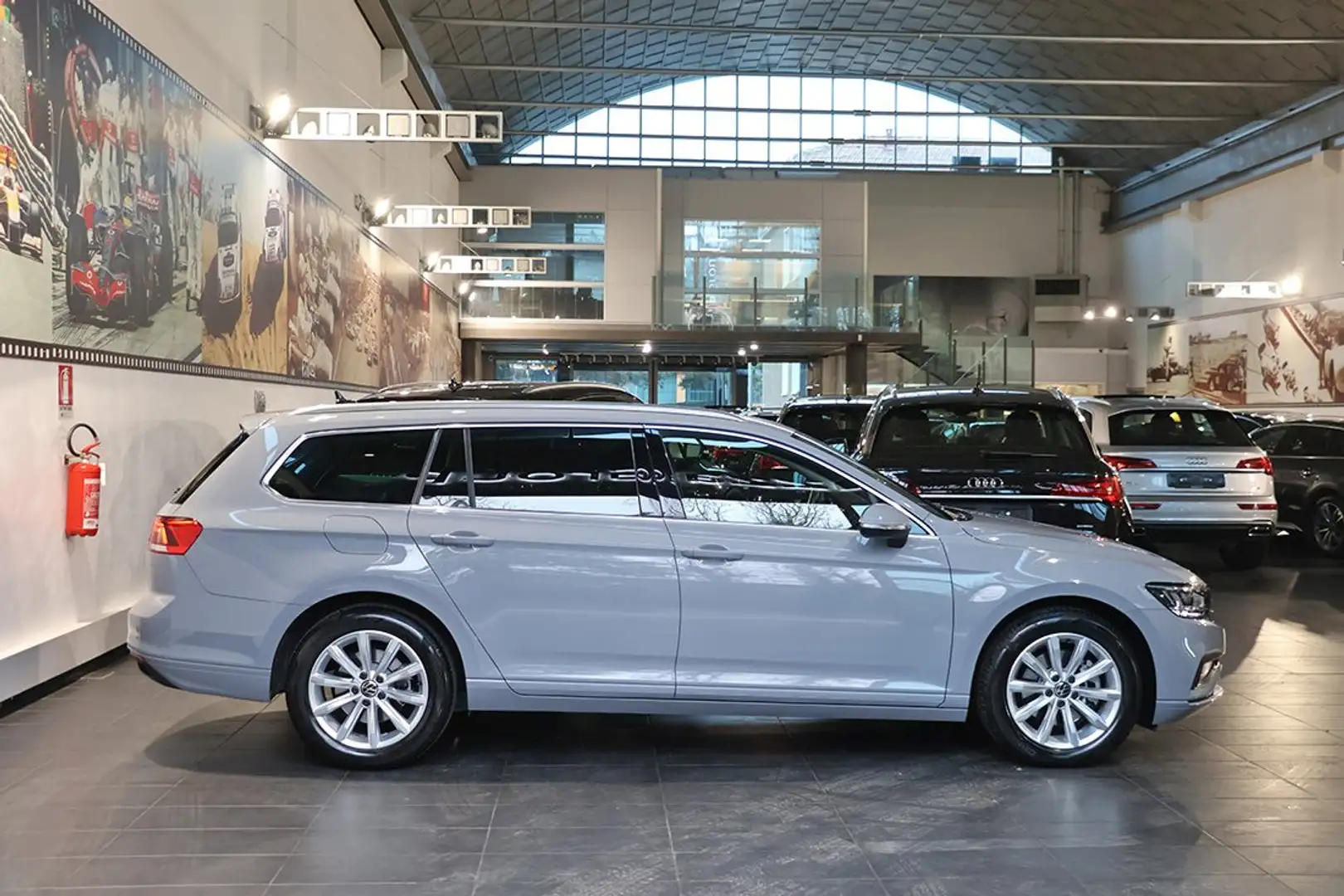 Volkswagen Passat Variant 2.0 TDI SCR EVO Business - ADAS/NAVI/LED/APP Gris - 2
