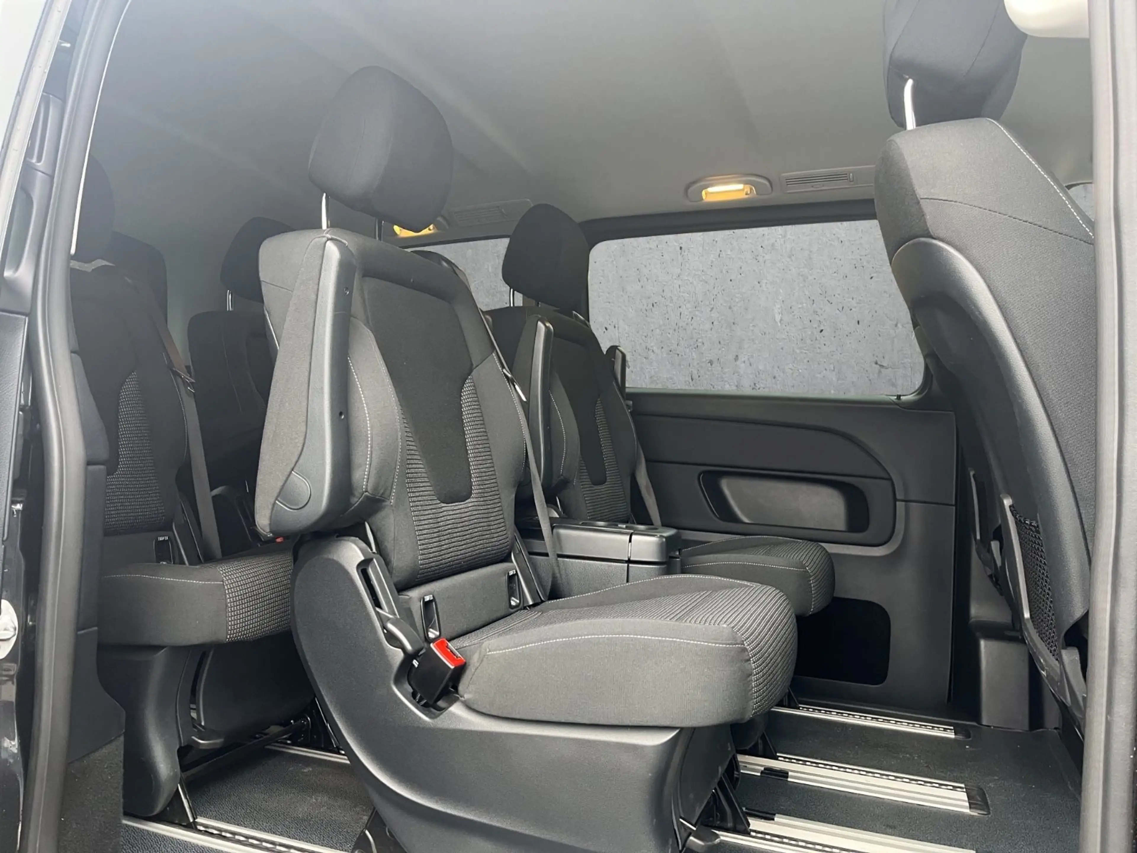 Mercedes-Benz EQV 300 300 lang Kamera Navi 6-Sitzer — photo 14