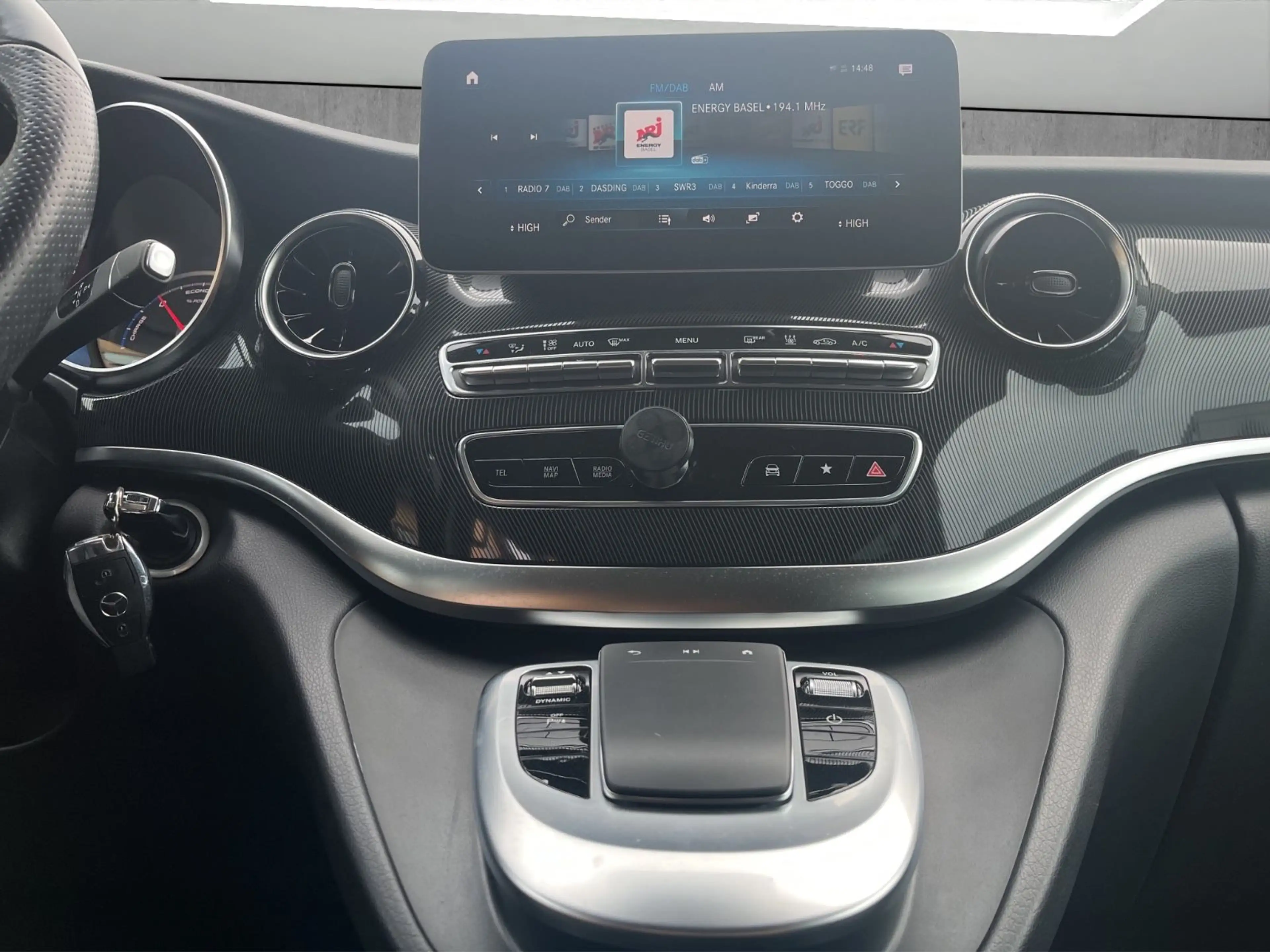 Mercedes-Benz EQV 300 300 lang Kamera Navi 6-Sitzer — photo 15