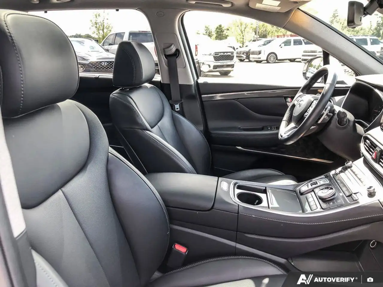 Hyundai SANTA FE photo Hyundai SANTA FE