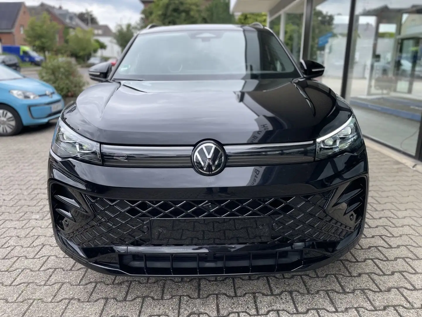 Volkswagen Tiguan 2.0 TDI 110 kW R-Line IQ,Kessy,Pano,AHK Negro - 2