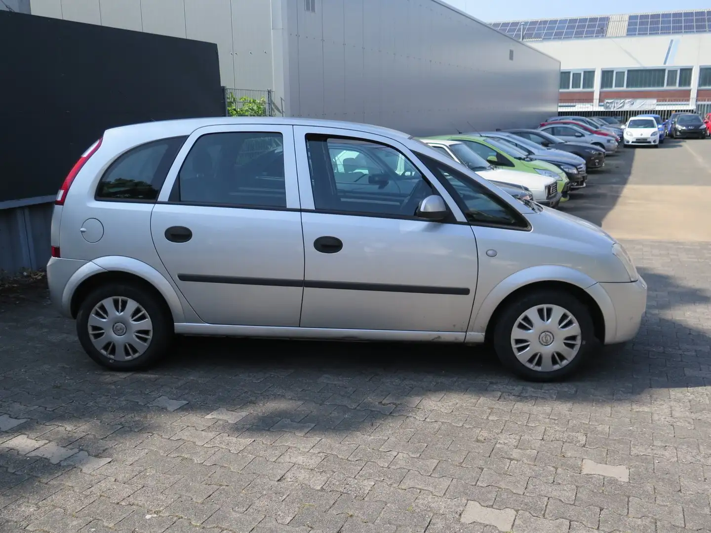 Opel Meriva 120 tkm,2.Hnd, Neu bereift TüV Neu Argent - 2