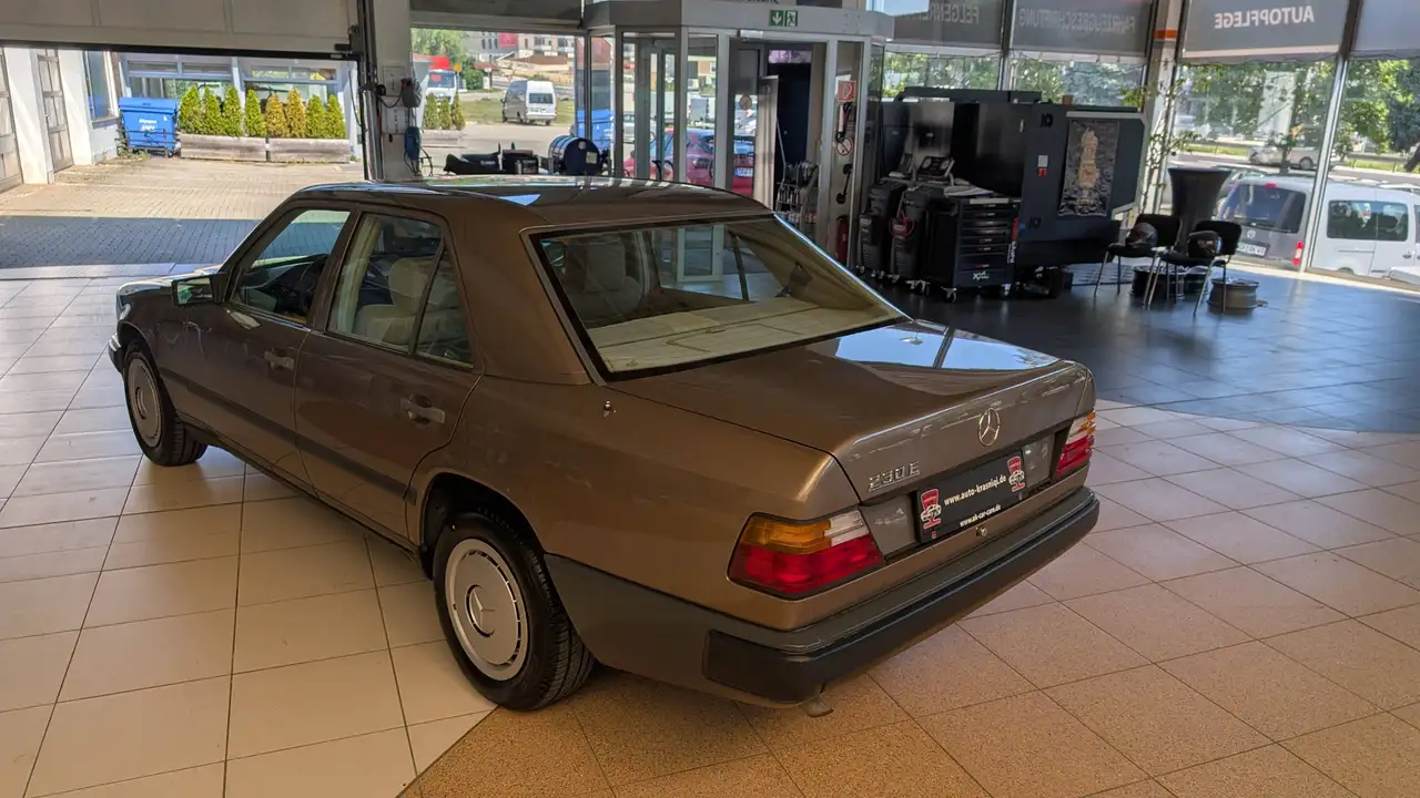 Mercedes-Benz E 230 230 E W124 H/Oldtimer Zulassung, foto 4