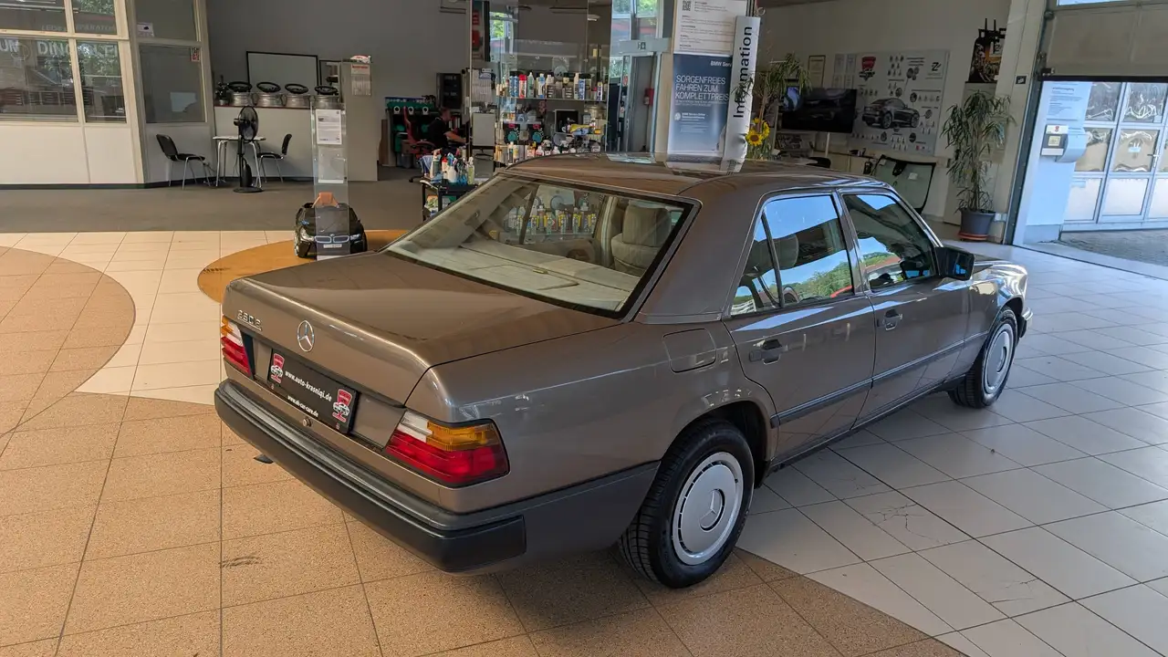 Mercedes-Benz E 230 230 E W124 H/Oldtimer Zulassung, foto 2