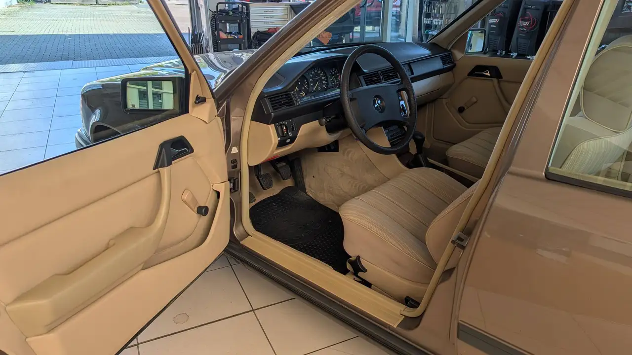 Mercedes-Benz E 230 230 E W124 H/Oldtimer Zulassung, foto 6