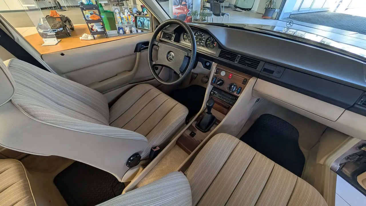 Mercedes-Benz E 230 230 E W124 H/Oldtimer Zulassung, foto 11