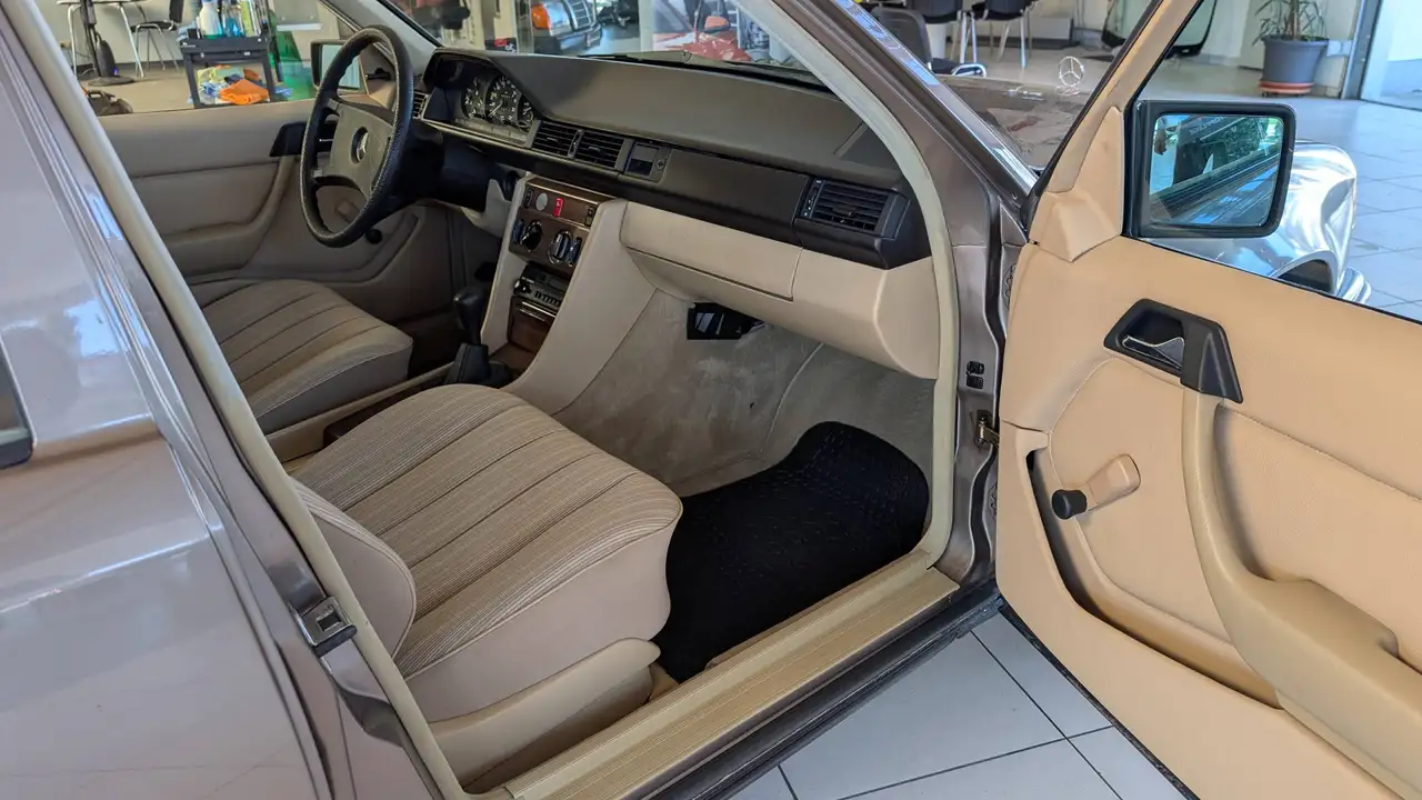 Mercedes-Benz E 230 230 E W124 H/Oldtimer Zulassung, foto 10