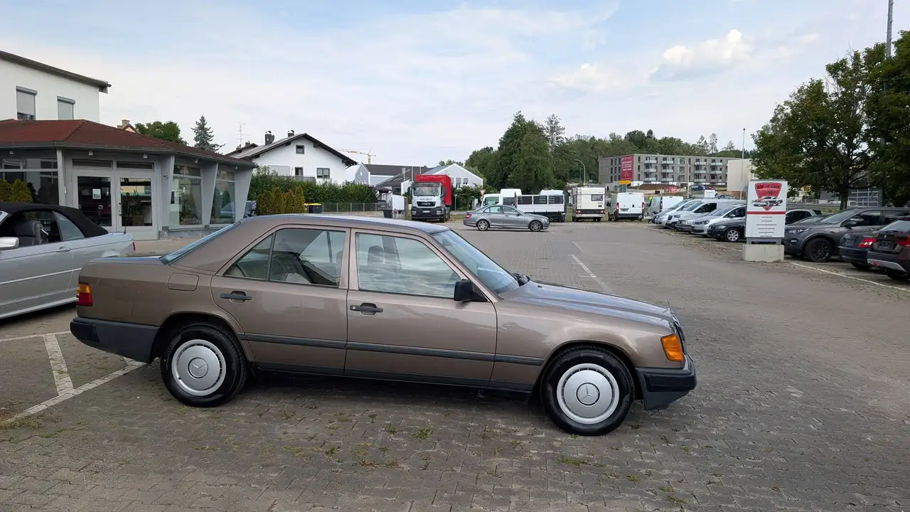 Mercedes-Benz E 230 230 E W124 H/Oldtimer Zulassung, foto 5