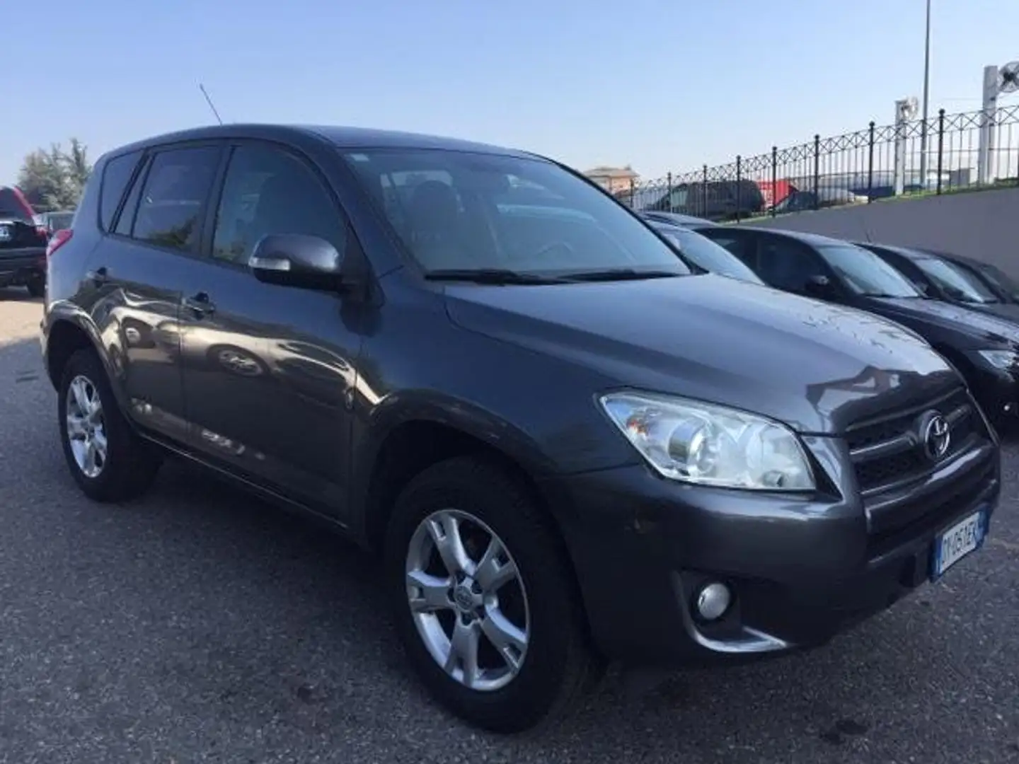 Toyota RAV 4 Rav4 III 2006 Crossover RAV4 2.2 d-4d Luxury Grigio - 2