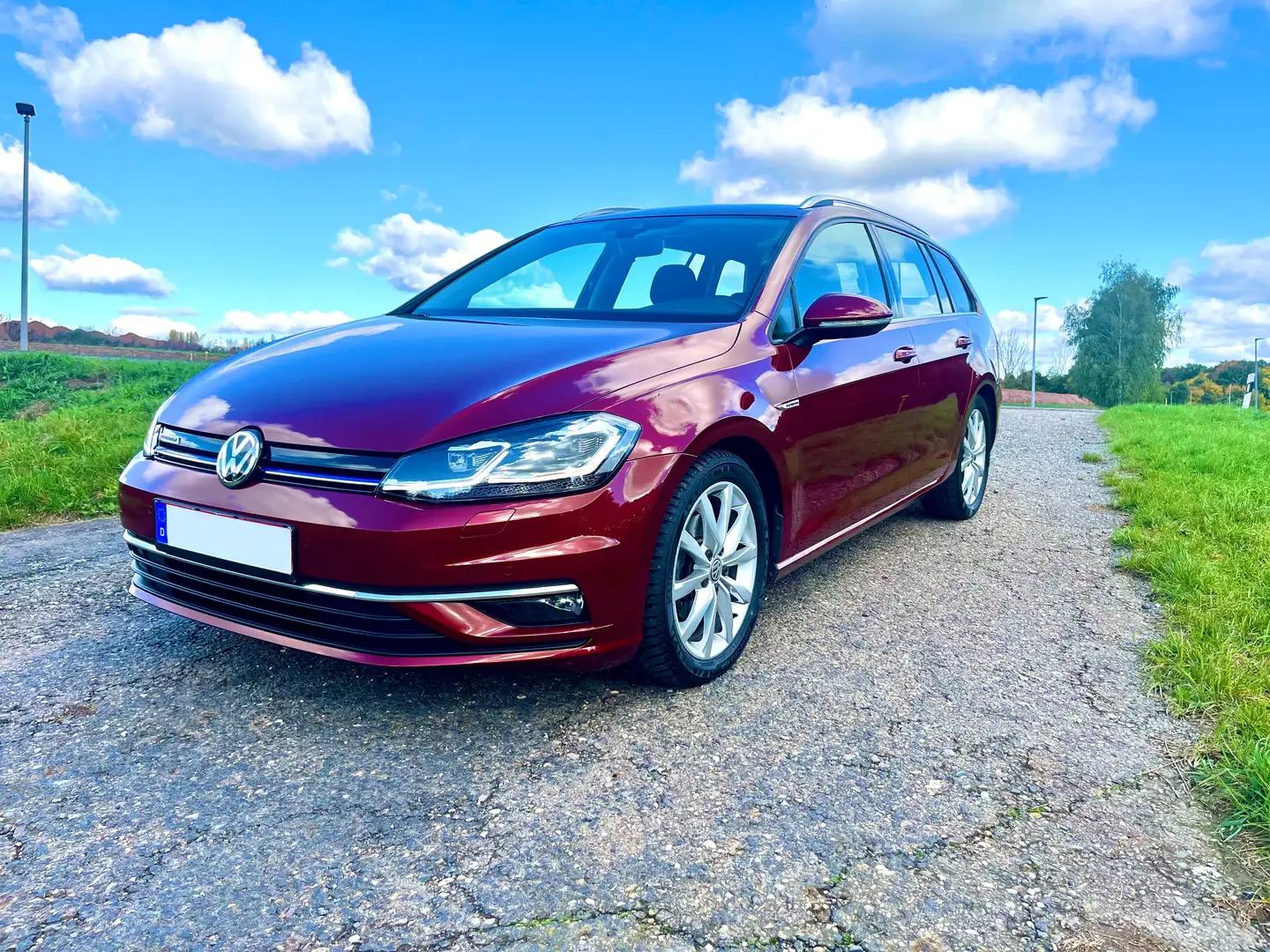 Volkswagen Golf Variant Highline 1.5 TSI*LED-Scheinw.*DigitalCockpit*NAVI* Rot - 1