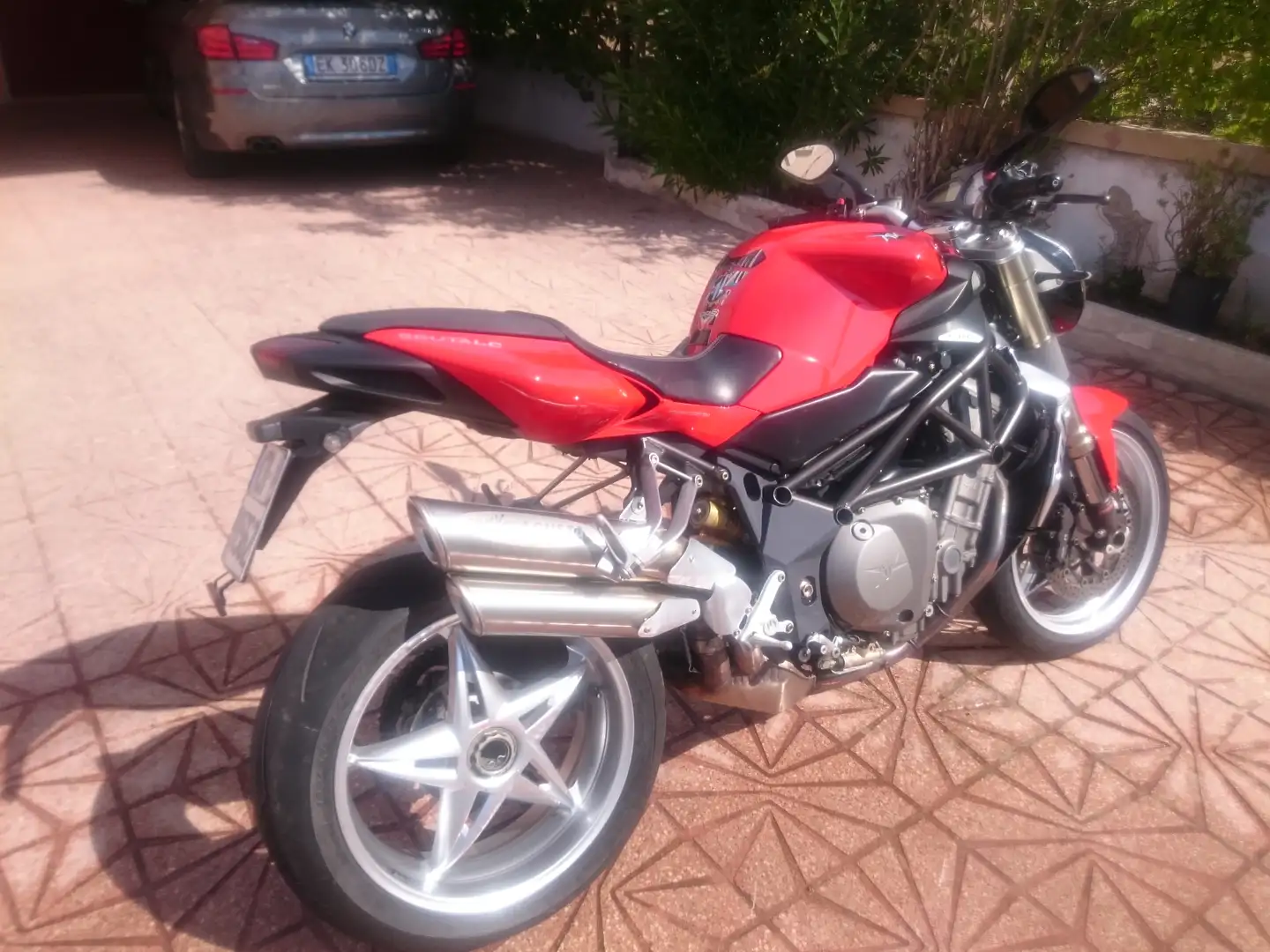 MV Agusta Brutale 910 S Rojo - 2
