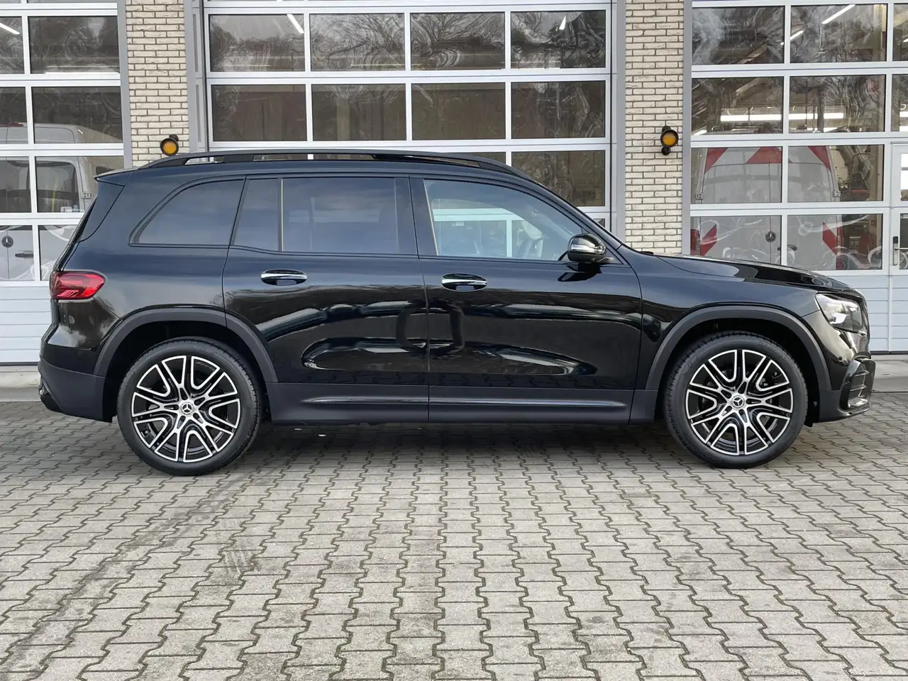 Mercedes-Benz GLB 2026