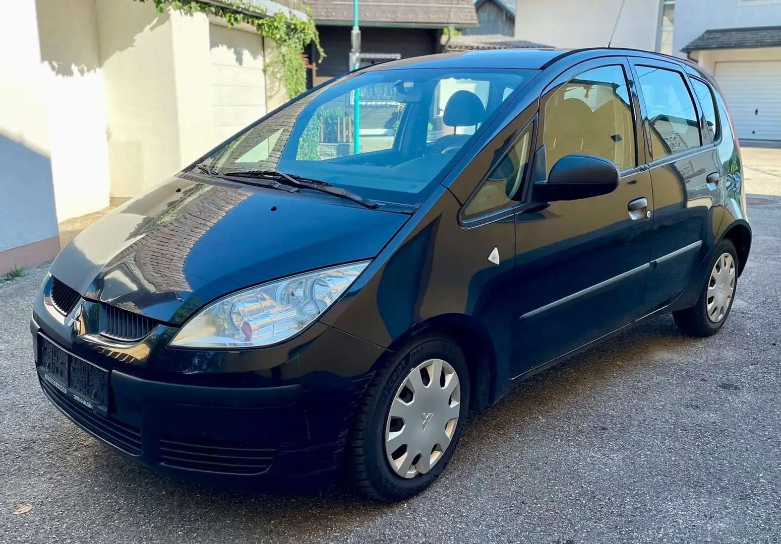 Mitsubishi Colt 1.1 Motion Plus - 1