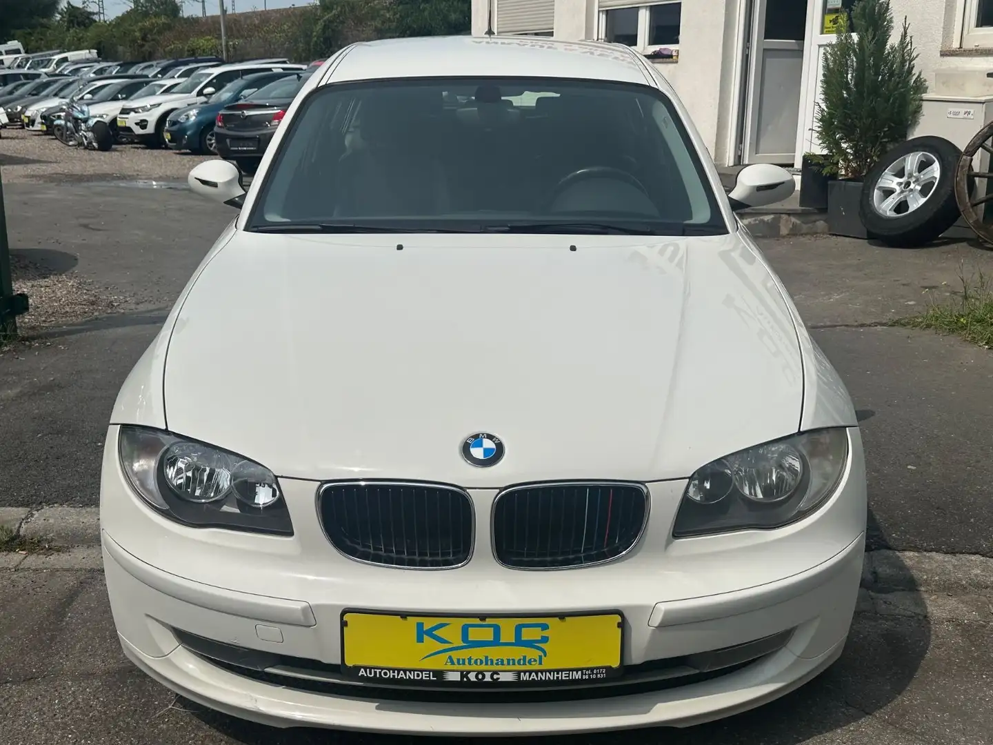BMW 120 i Lim. Weiß - 2