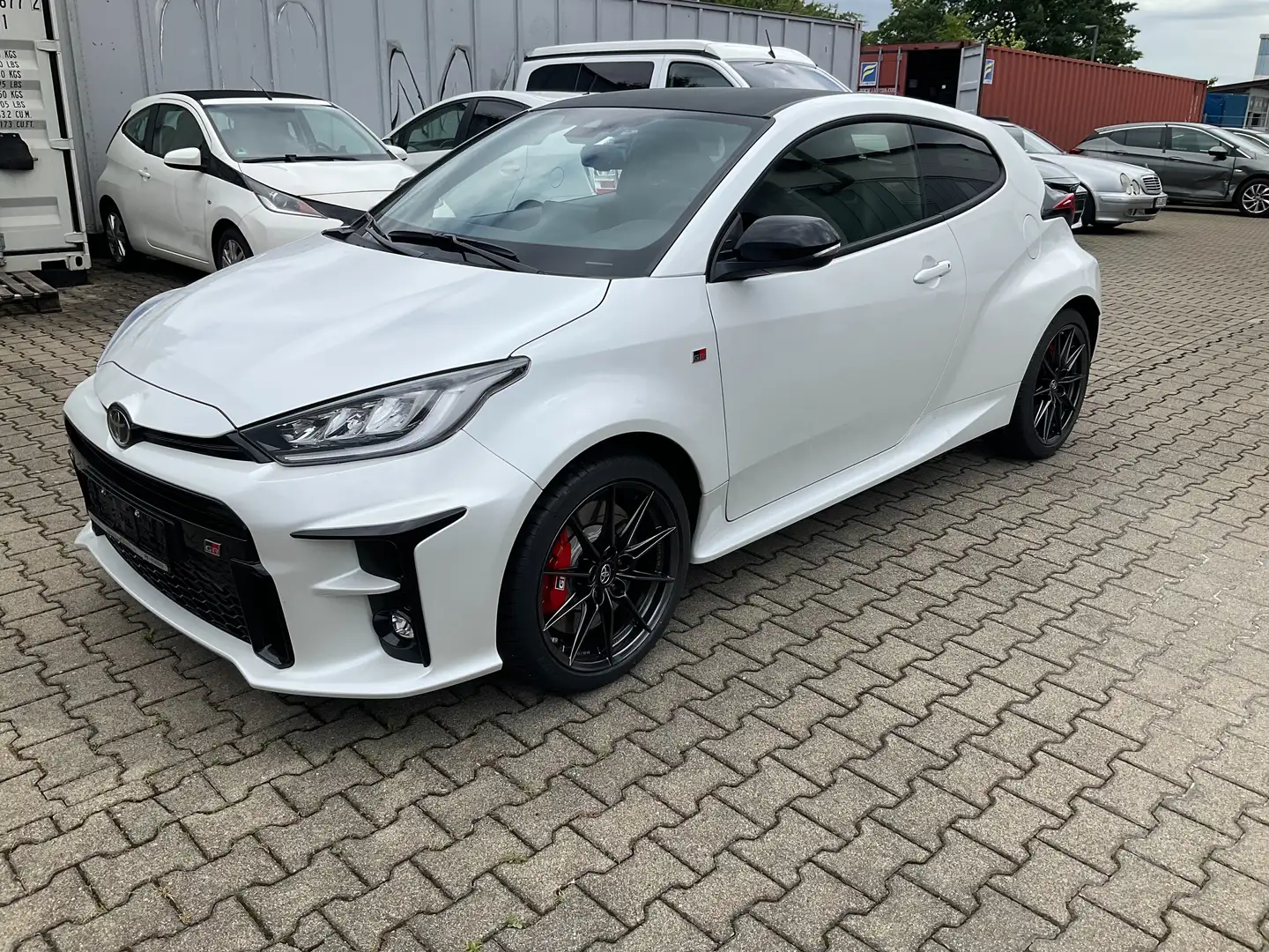 Toyota Yaris GR WRC Triple Edition, 1/300 Sonderedition Weiß - 1