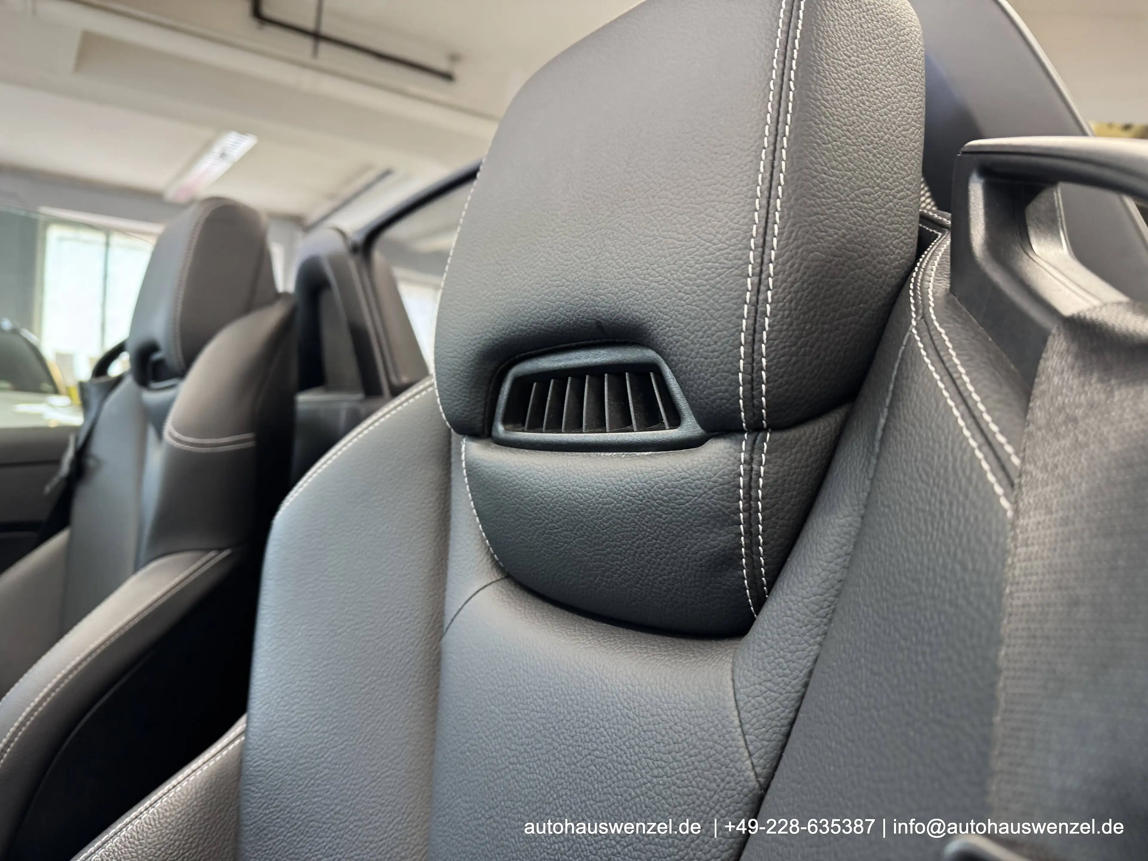 Mercedes-Benz SLC 200 Aut. - 71 tkm - AIRSCARF NAVI CARPLAY LED PDC ... — photo 15