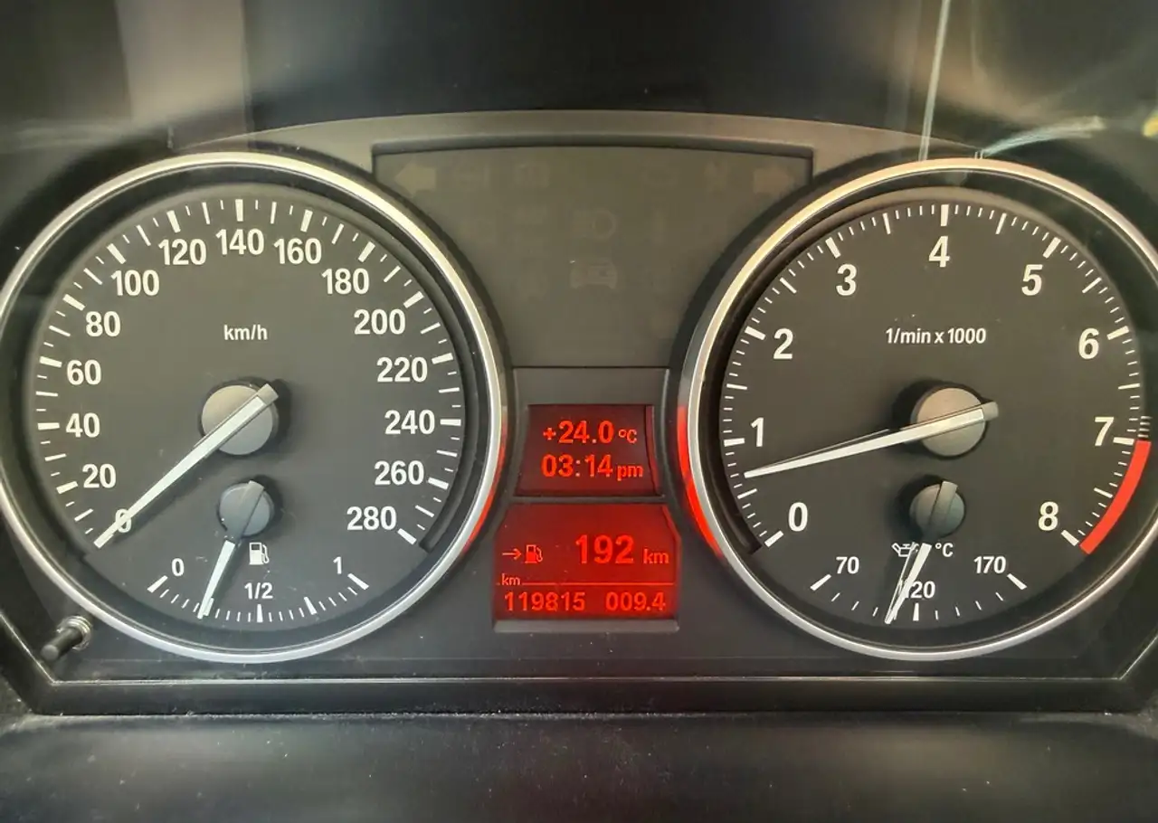 BMW 3 Series снимка BMW 3 Series