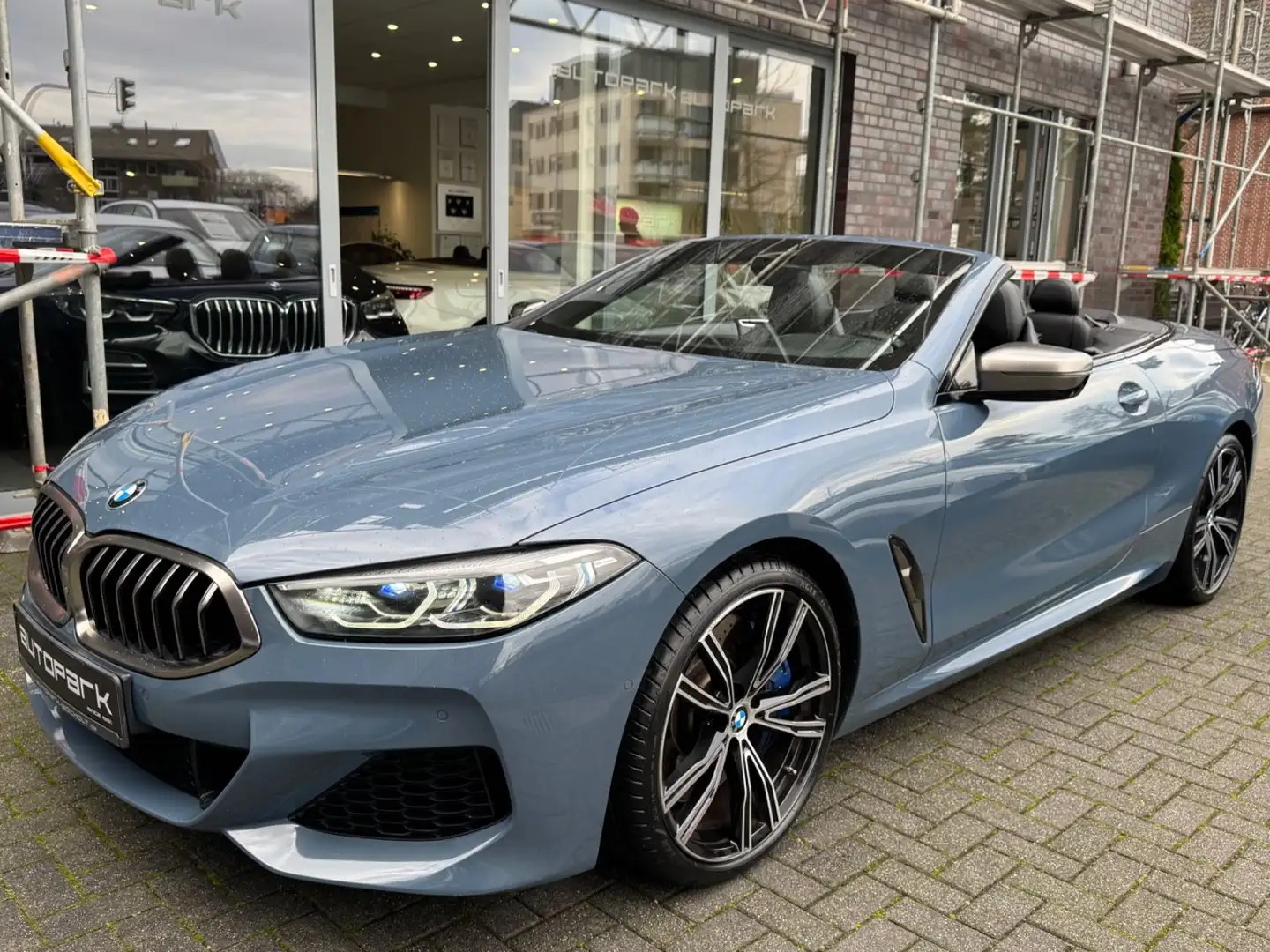 BMW M850 i xDrive Cabrio Bleu - 1