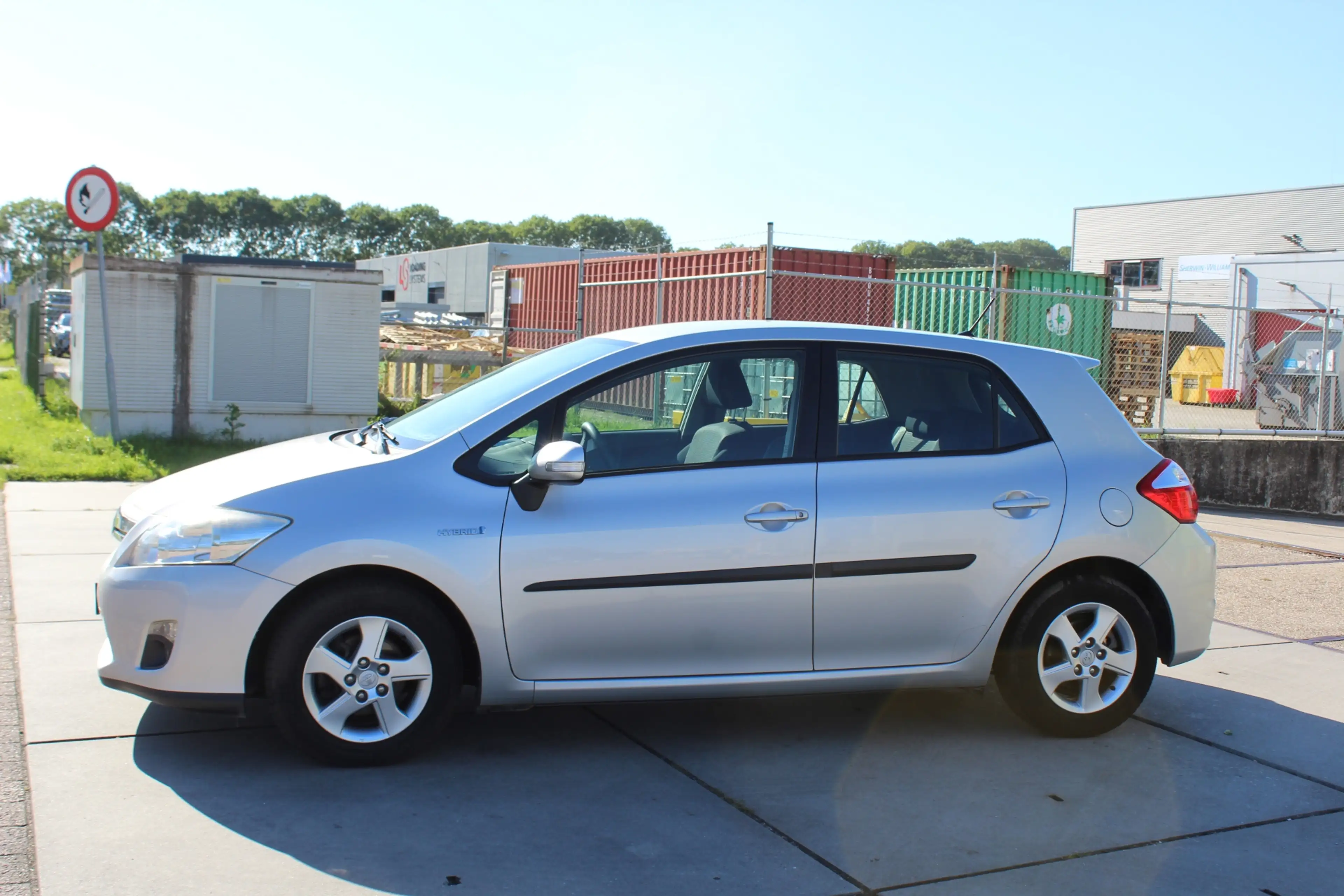 Toyota Auris 1.8 Full Hybrid Business navi camera cruise dealer — photo 2