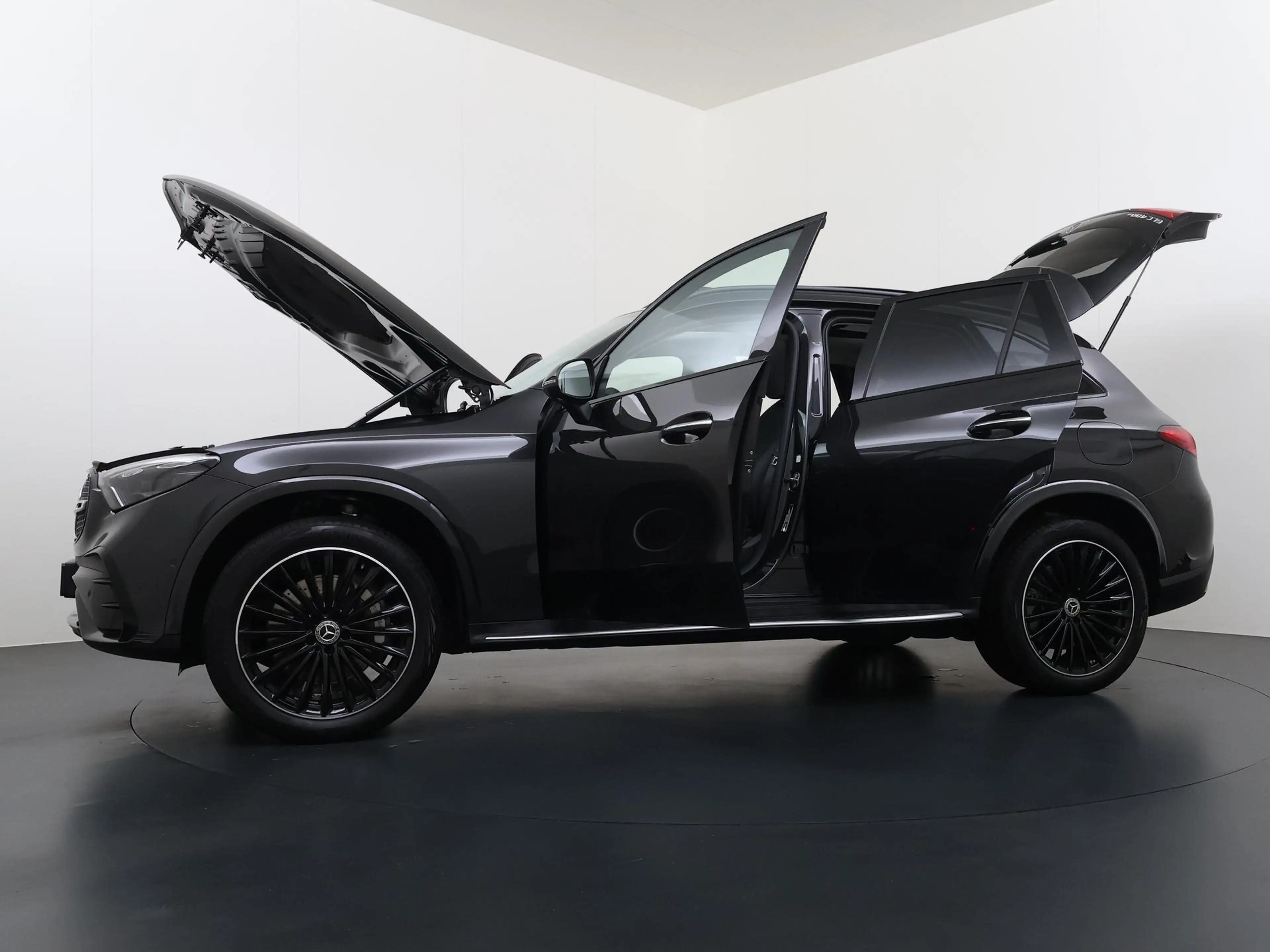 Mercedes-Benz GLC 400 e 4MATIC AMG Line Premium Plus | Panorama - Schuif — photo 11