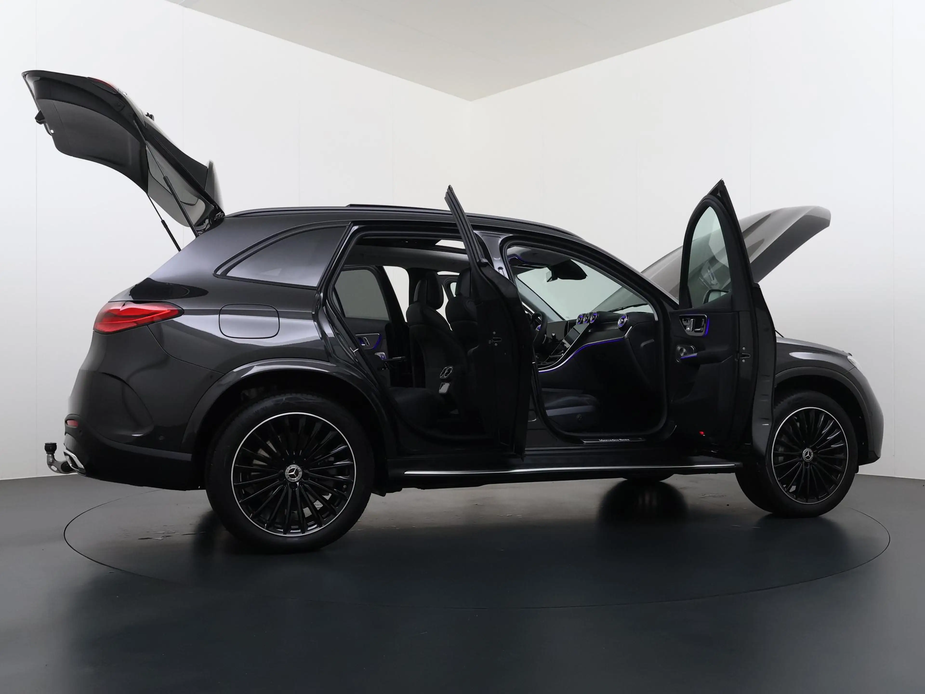 Mercedes-Benz GLC 400 e 4MATIC AMG Line Premium Plus | Panorama - Schuif — photo 10