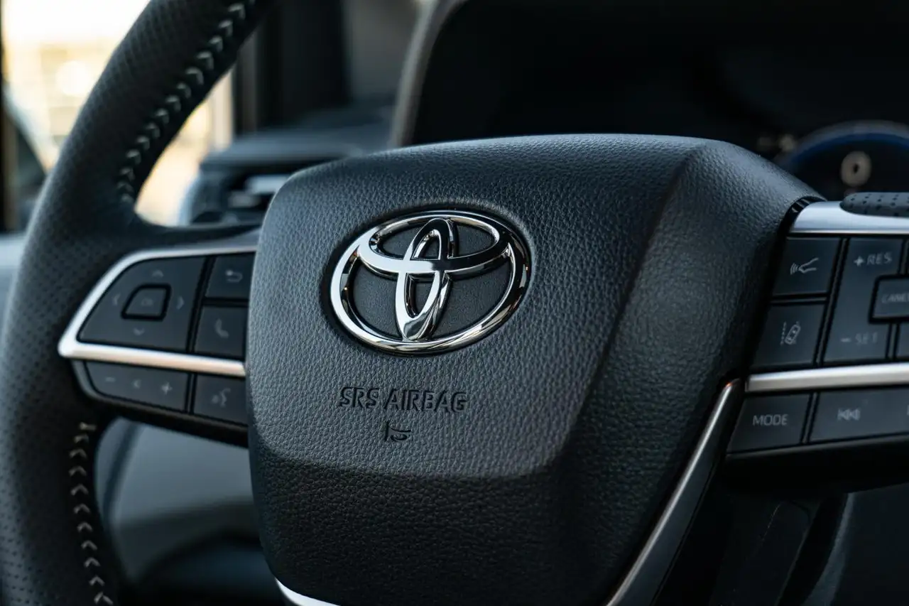 Toyota Sienna снимка Toyota Sienna