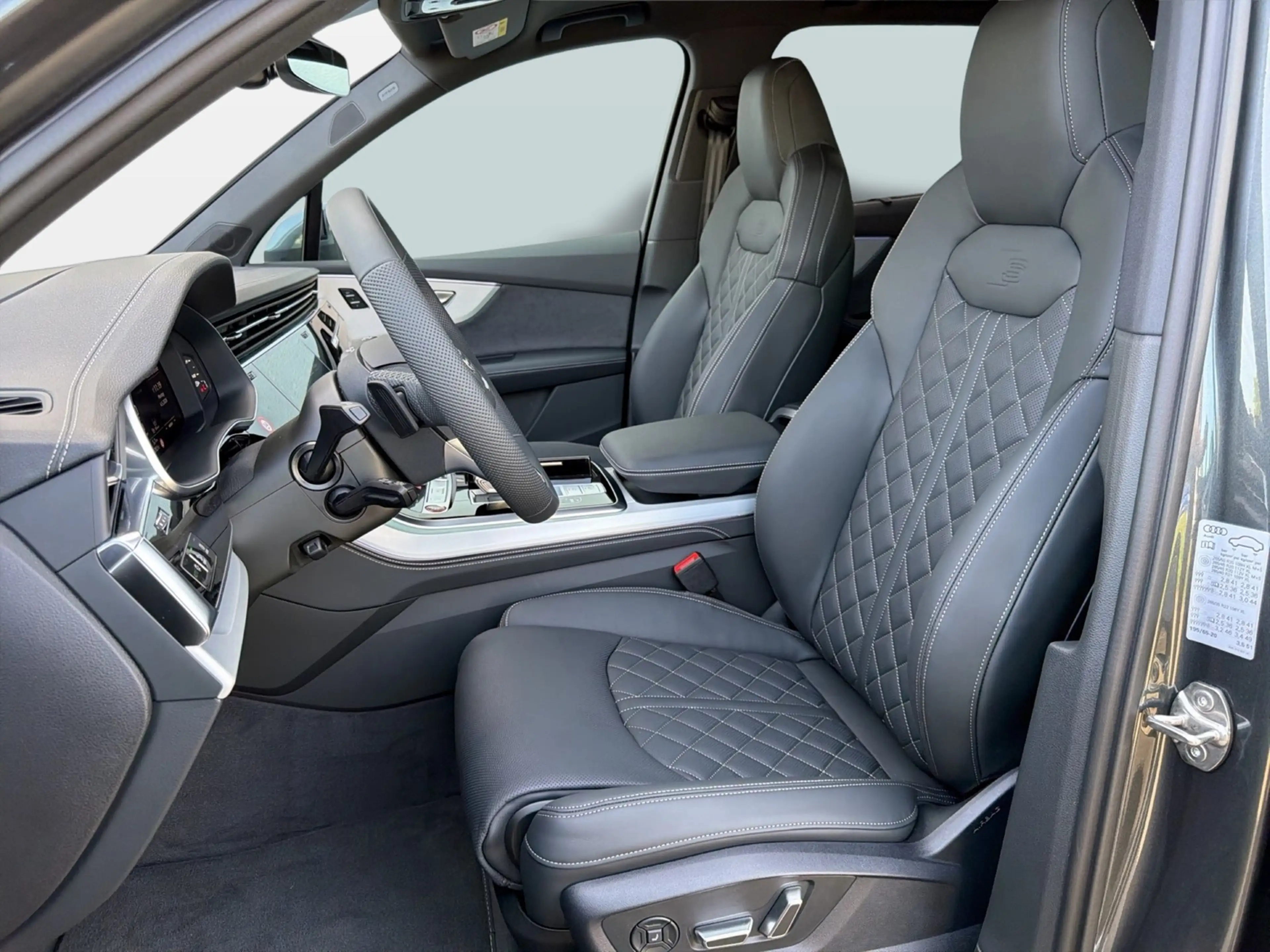 Audi SQ7 4.0 TFSI quattro AHK StHz GSD — photo 10