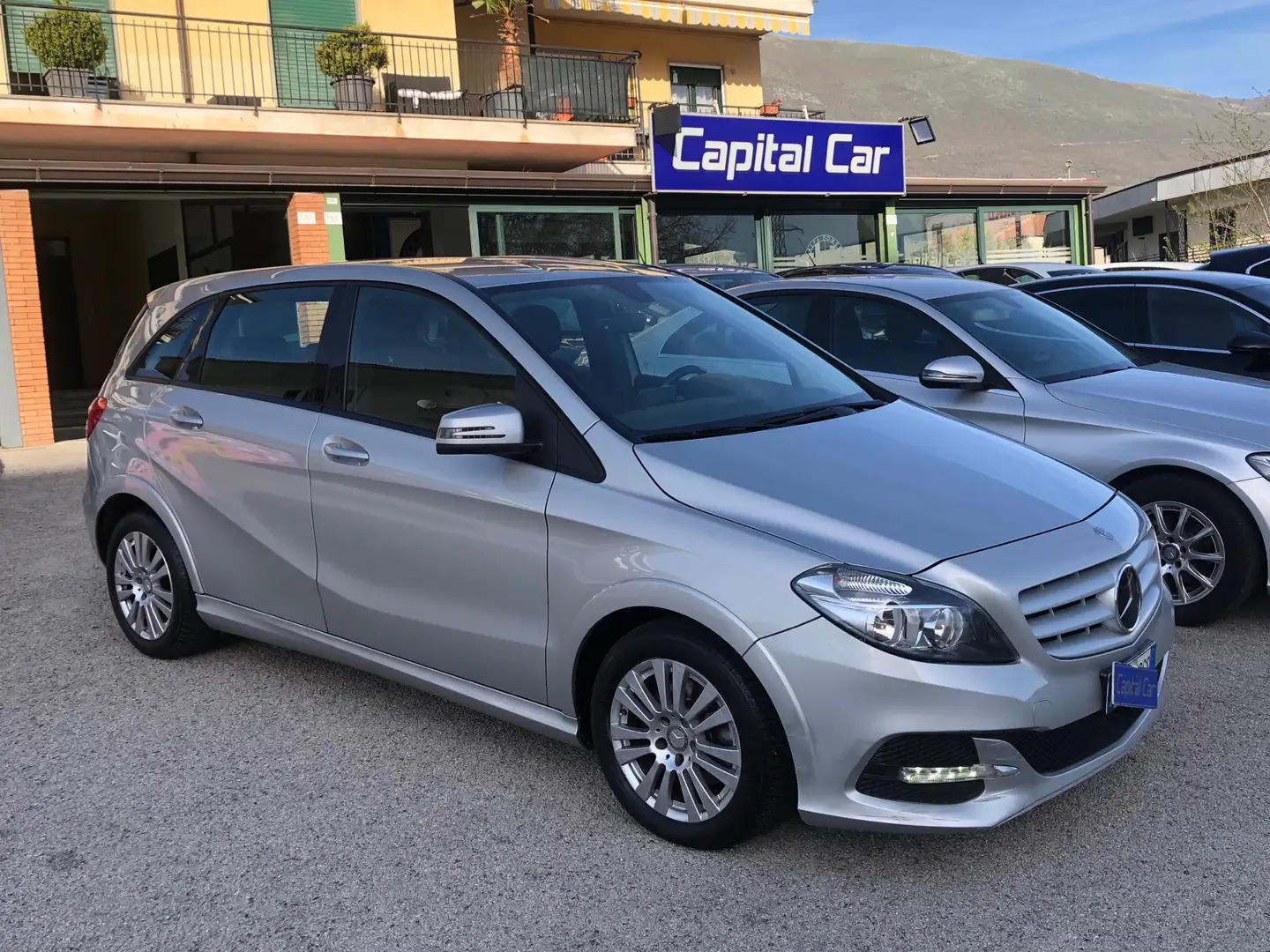 Mercedes-Benz B 200 c (ngd) Executive Silber - 1