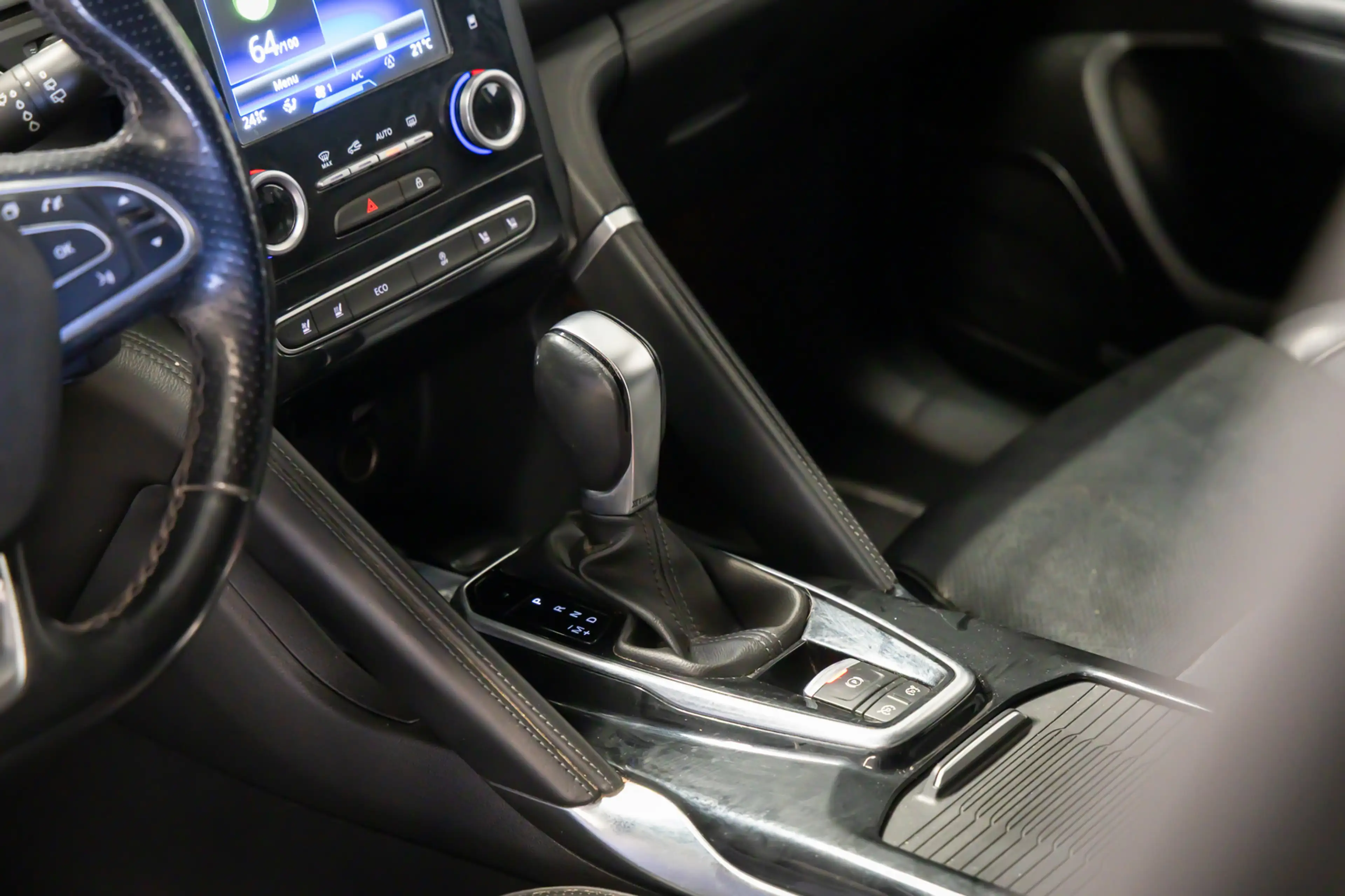 Renault Koleos 2.0 dCi 4x4 Initiale Paris — photo 7