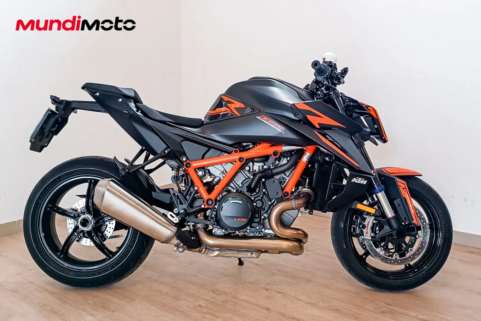 KTM 1390 Super Duke R - 1