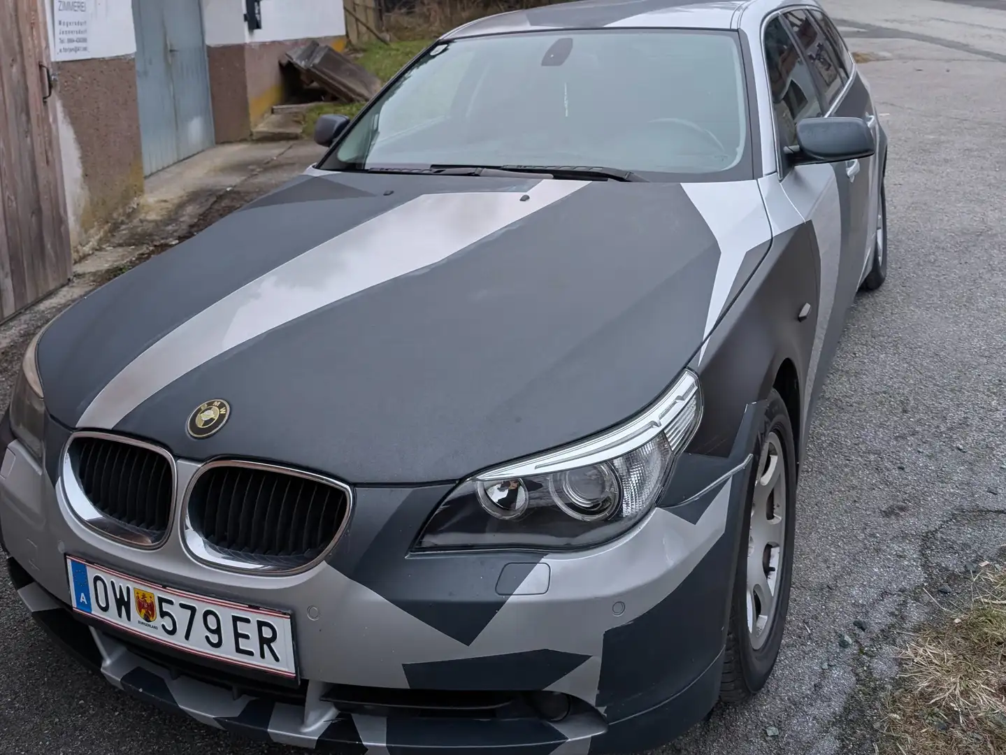 BMW 525 525d+Touring+Österreich-Paket+Aut. Silber - 2
