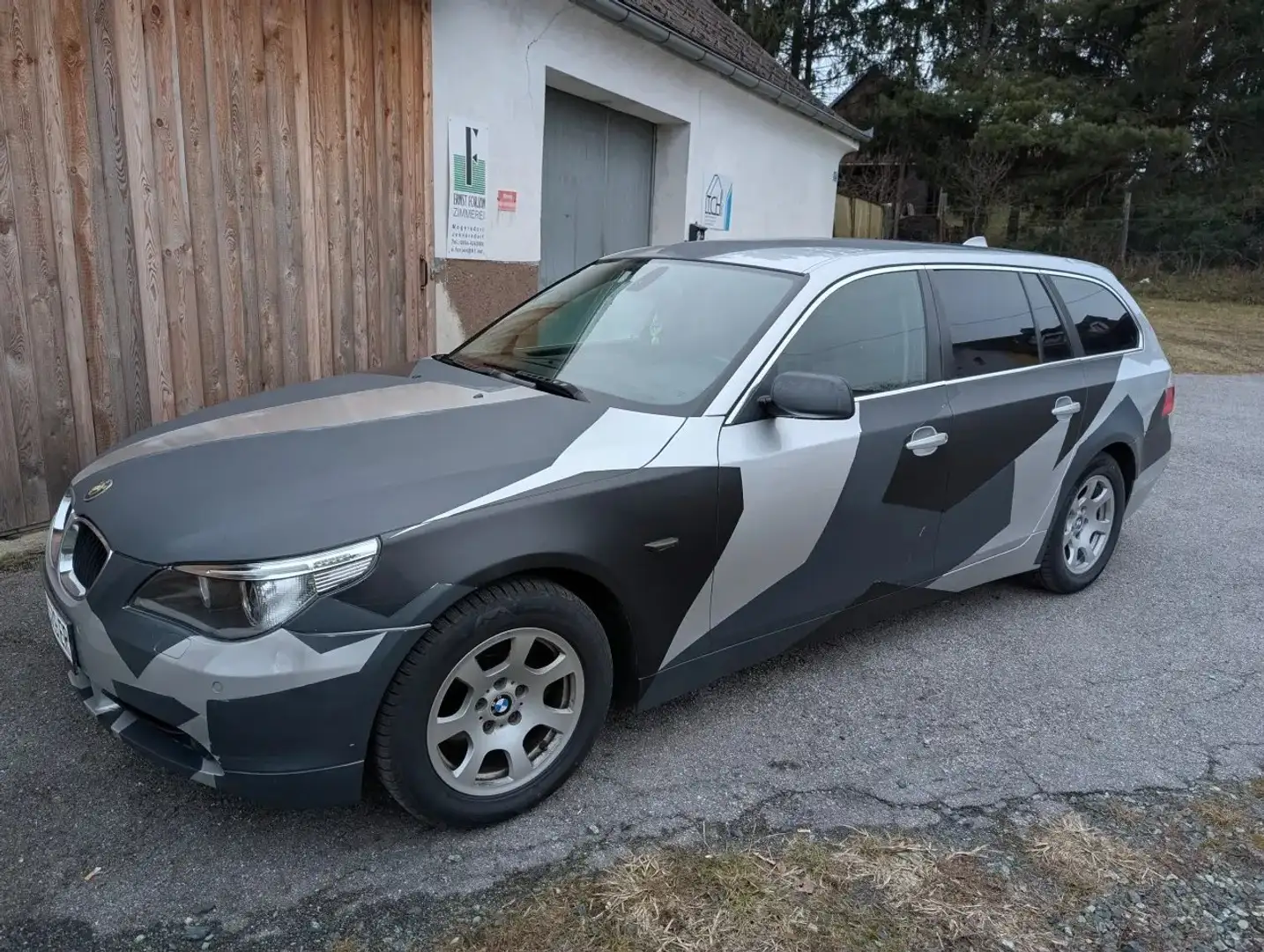 BMW 525 525d+Touring+Österreich-Paket+Aut. Silber - 1