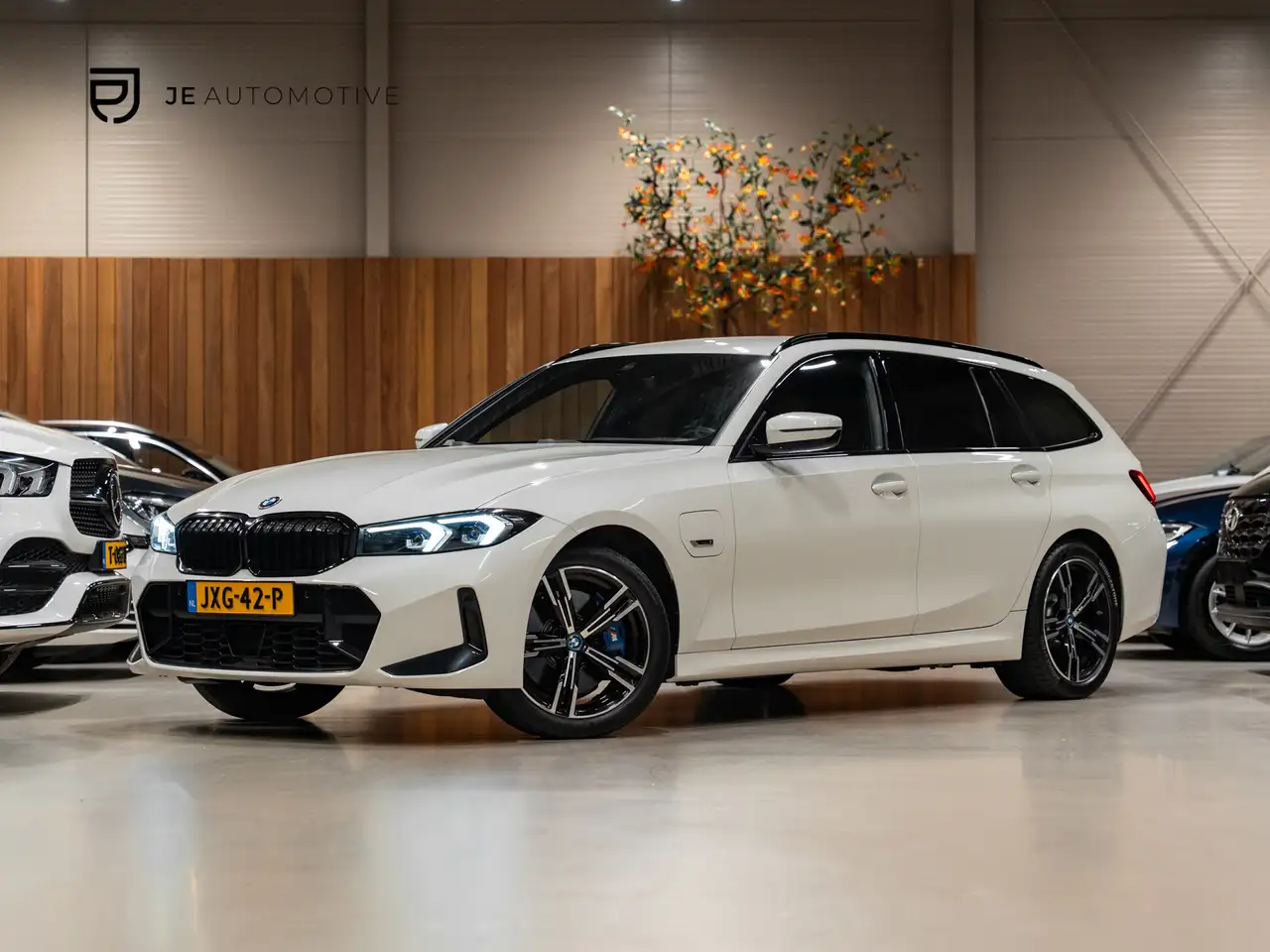 BMW 330