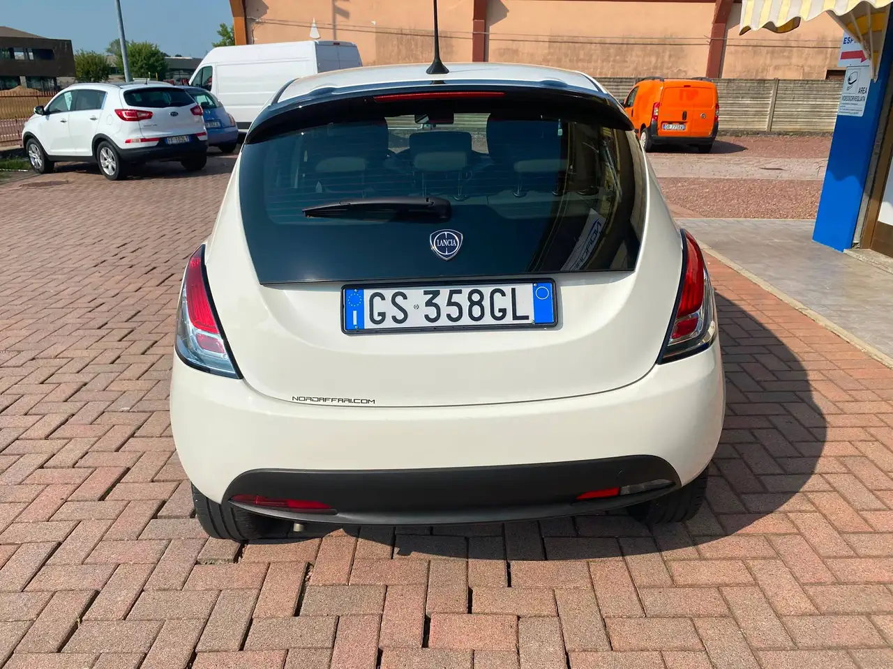 Lancia Ypsilon 2023 — фото 8