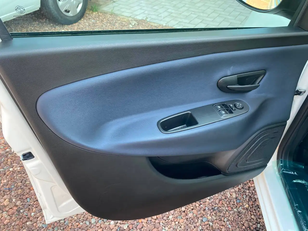 Lancia Ypsilon 2023 — фото 11