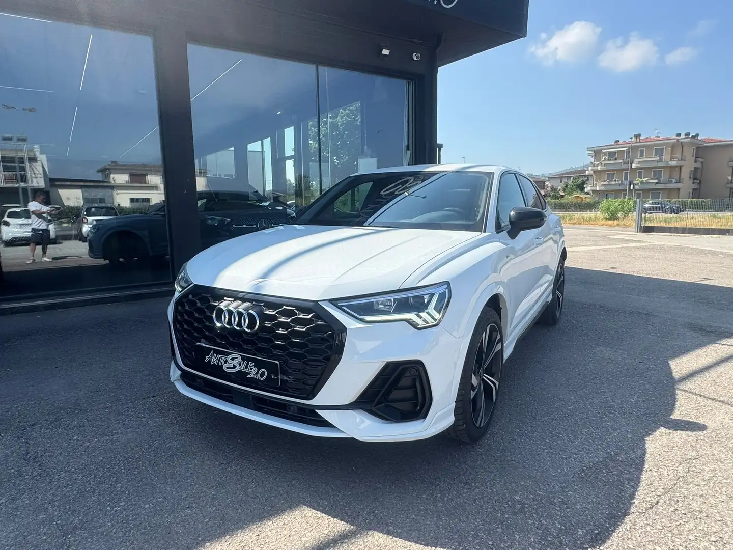 Audi Q3 Sportback 35 2.0 tdi Identity Black s-tronic Bianco - 1