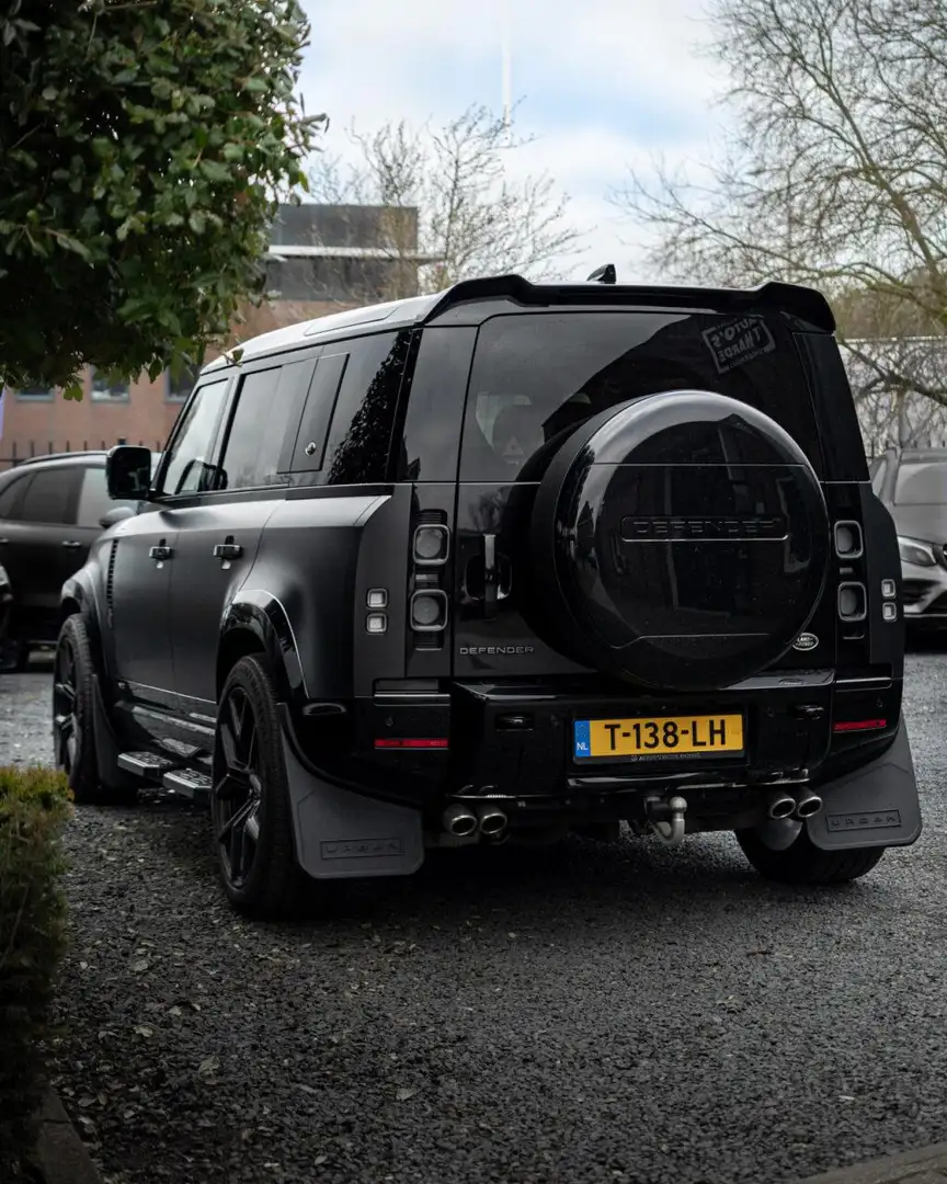 Land Rover Defender 110 5.0 P525 110 V8 URBAN ACC Trekhaak Pano HUD 36 Grijs - 2