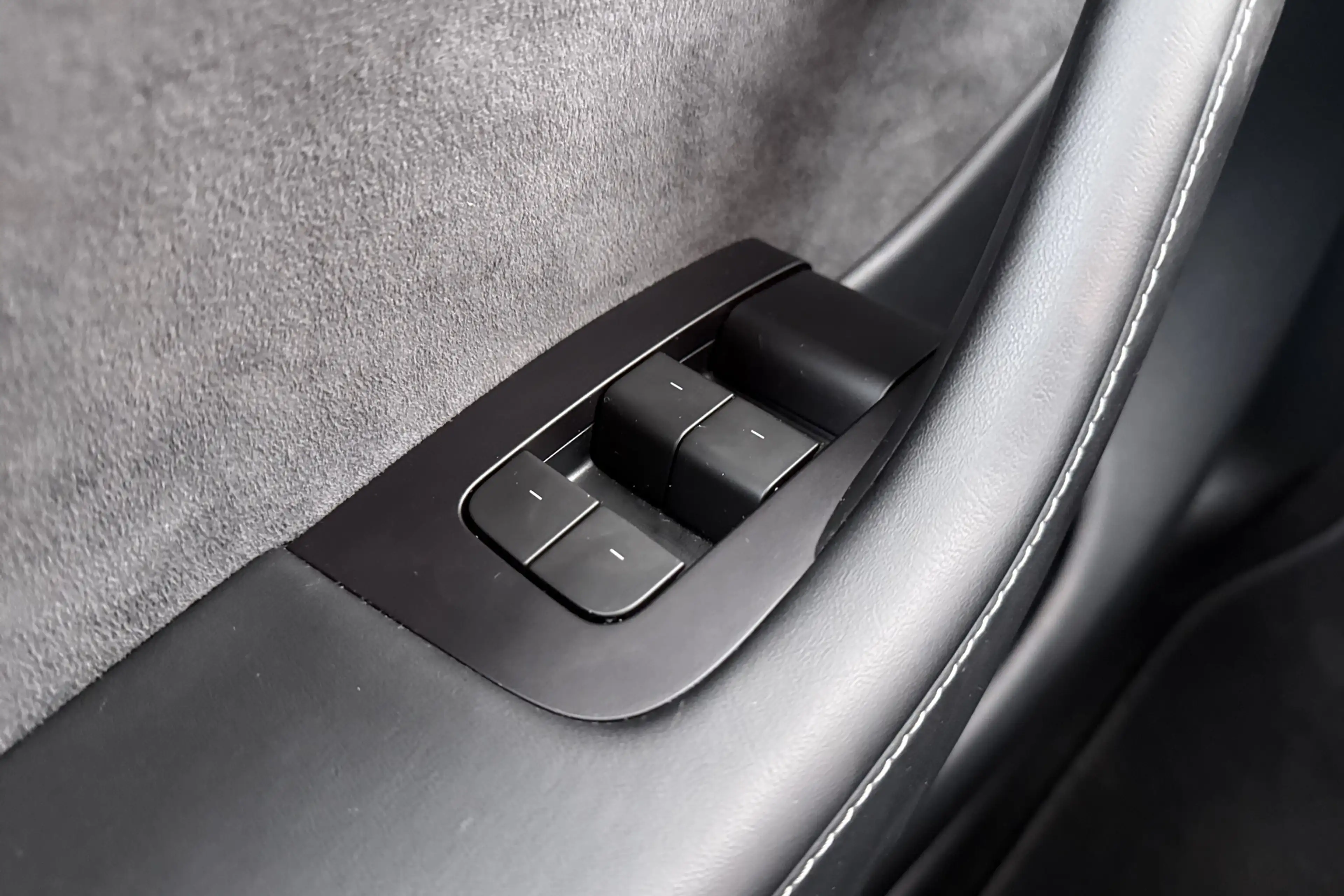 Tesla Model Y Long Range AWD 75 kWh (SOH 91%) Autopilot Stoelver — photo 17