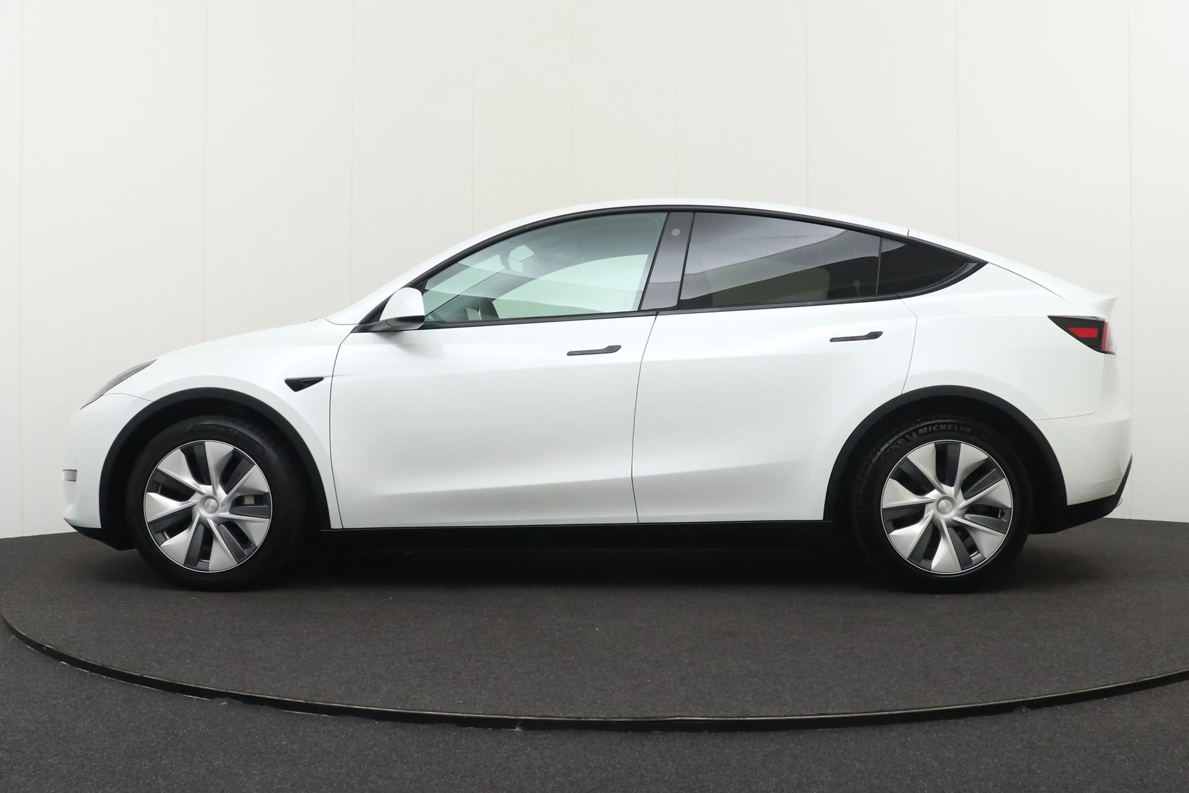 Tesla Model Y Long Range AWD 75 kWh (SOH 91%) Autopilot Stoelver — photo 6